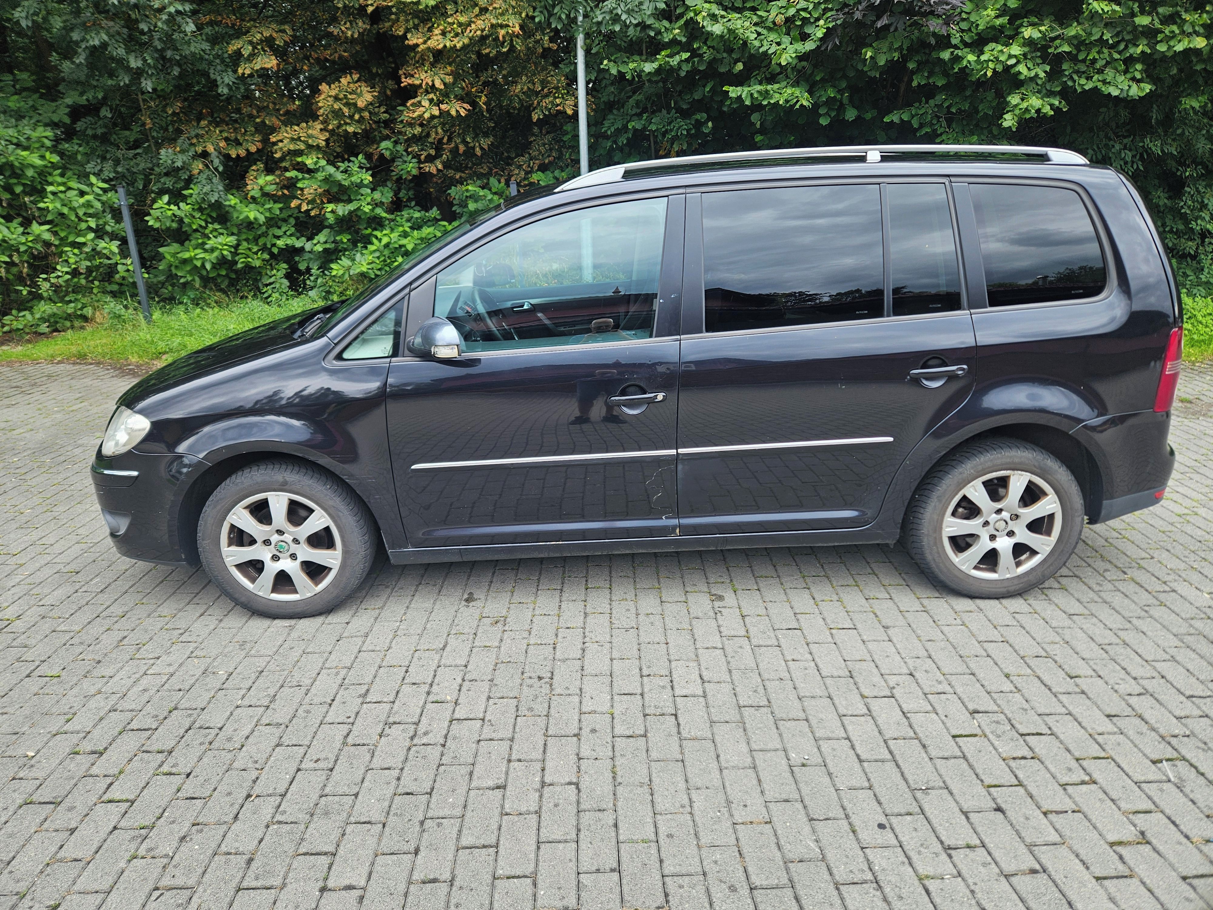Volkswagen Touran, 2.0TDI - fotka 2