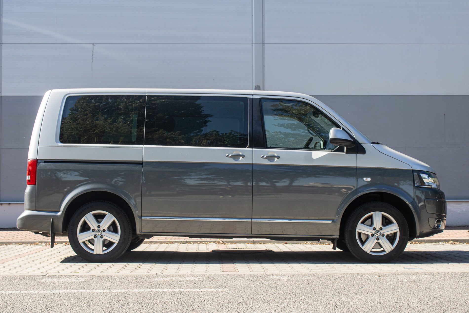 Volkswagen Multivan - fotka 4
