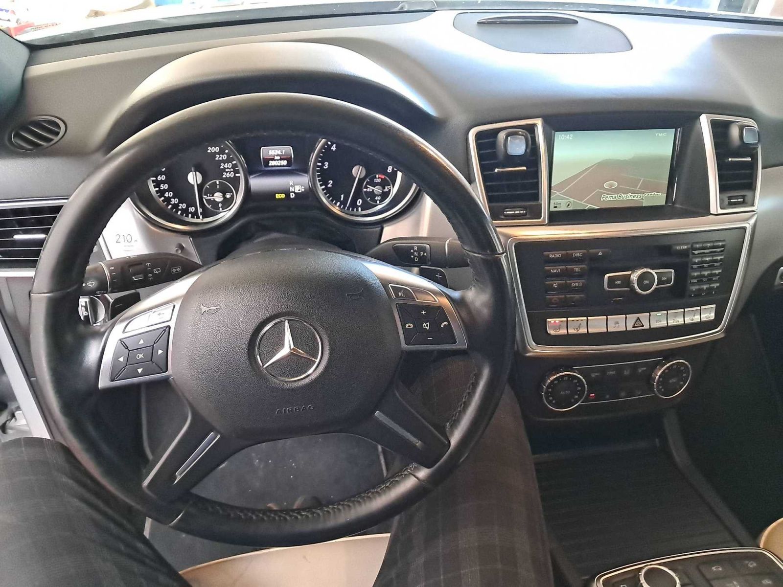 Mercedes-Benz Třídy M, ML 350, 4X4, Automat, Kůže - fotka 3
