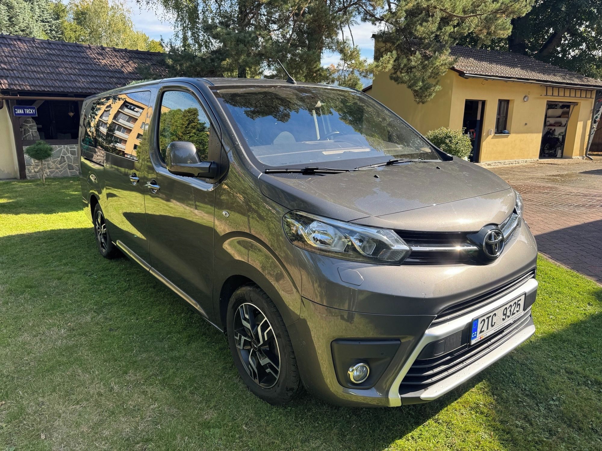 Toyota Proace Verso, 2.0 D, 177k, L2, 8 míst, 8AT - fotka 4
