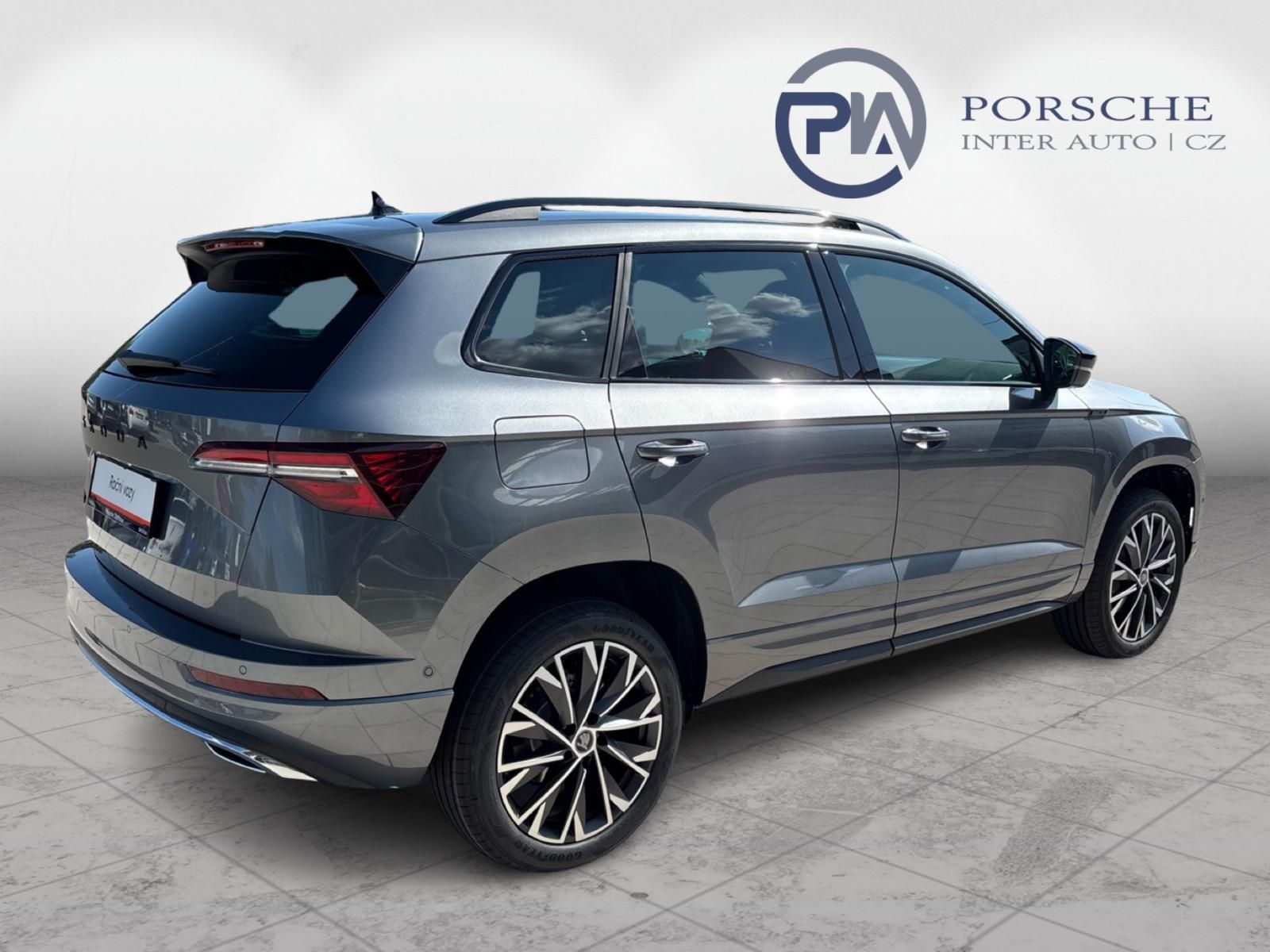 Škoda Karoq, 1,5 TSI 110 kW SPORTLINE DSG - fotka 2