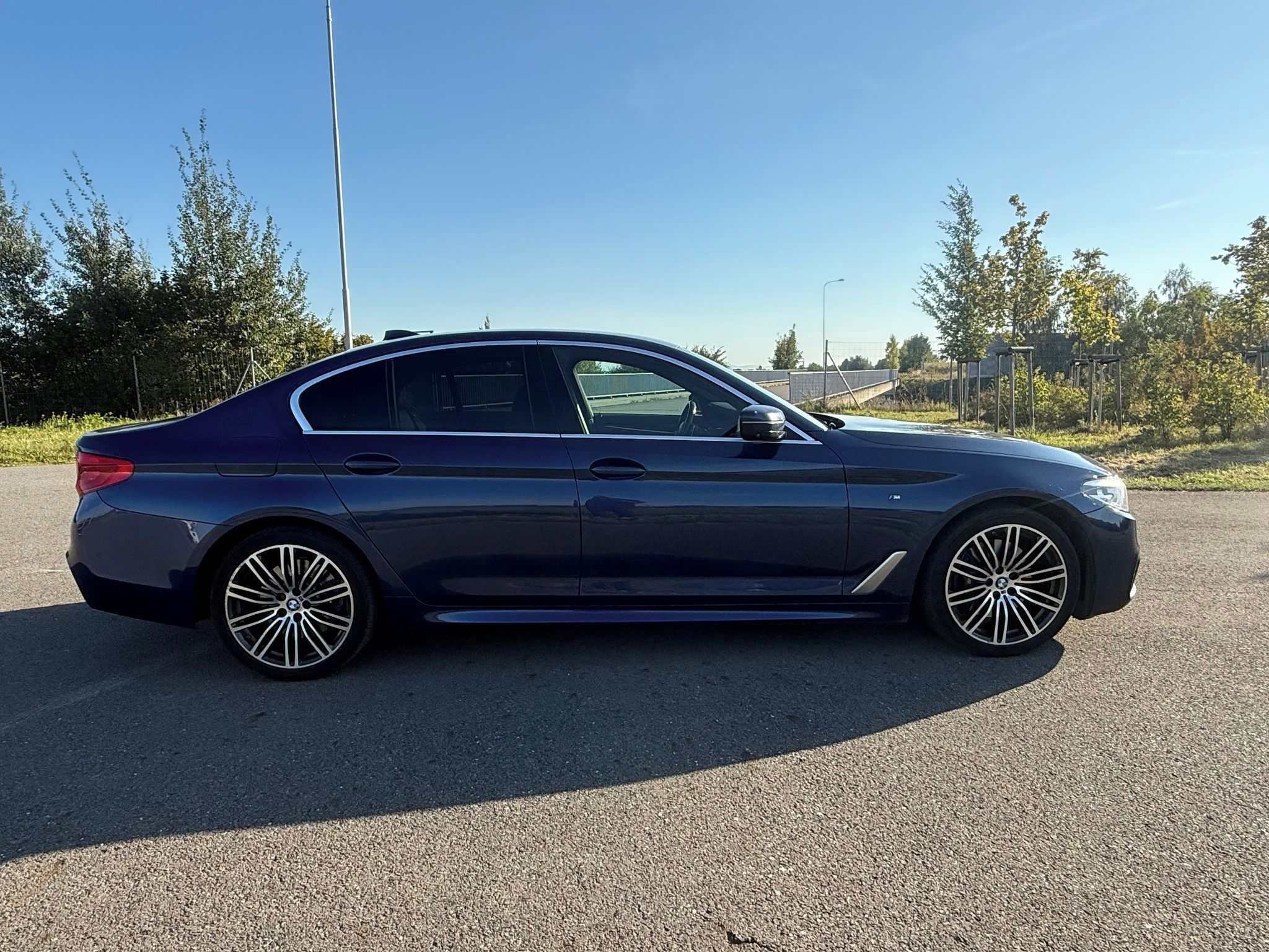 BMW Řada 5, X DRIVE PLNÁ VÝBAVA ODPOČET - fotka 6