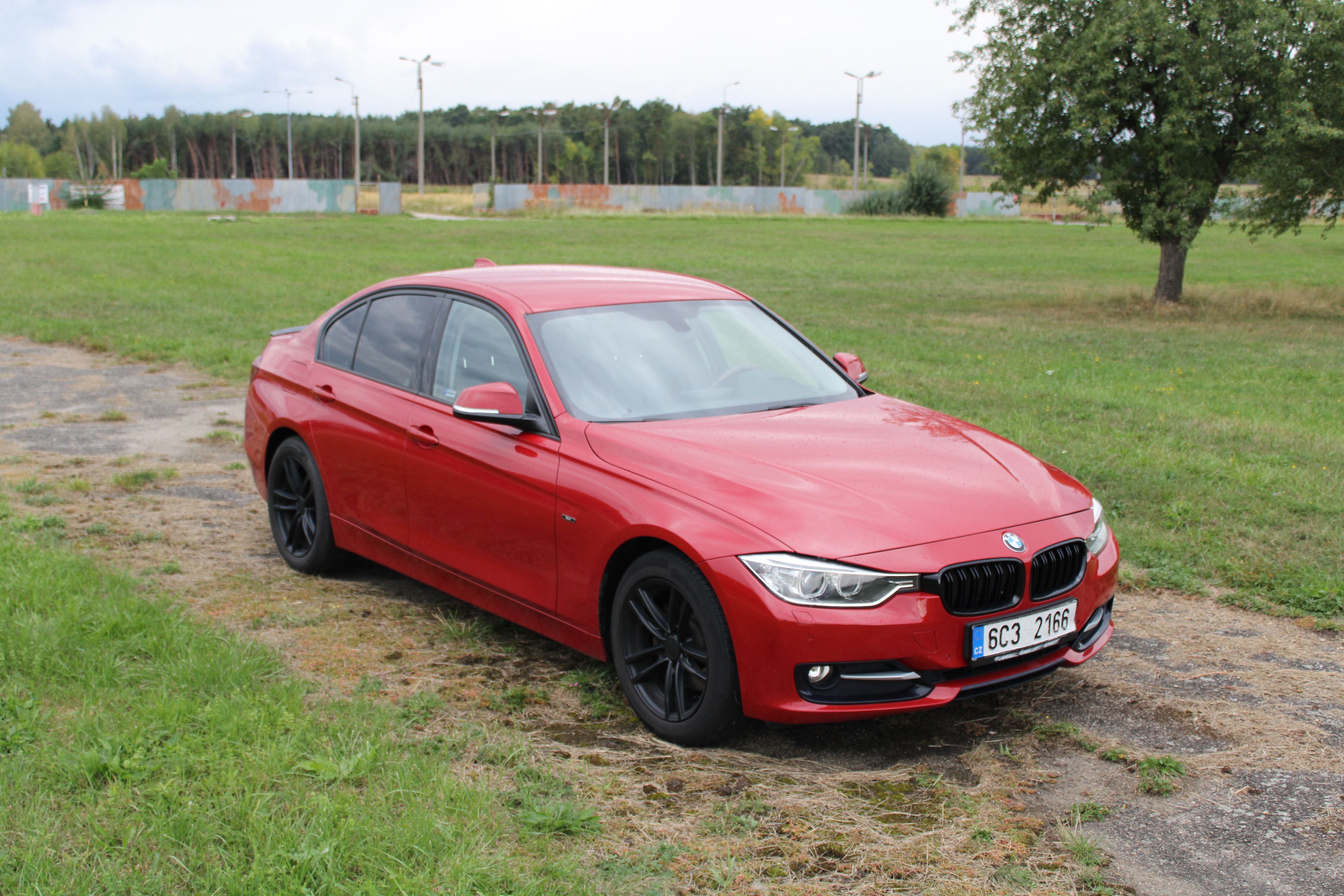 BMW Řada 3, F30 xDrive 135kW SportLine - fotka 4