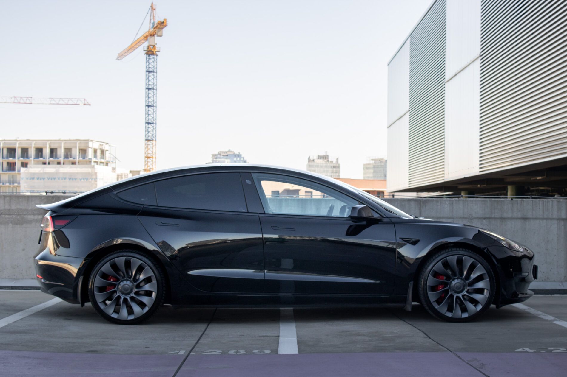 Tesla Model 3 - fotka 4