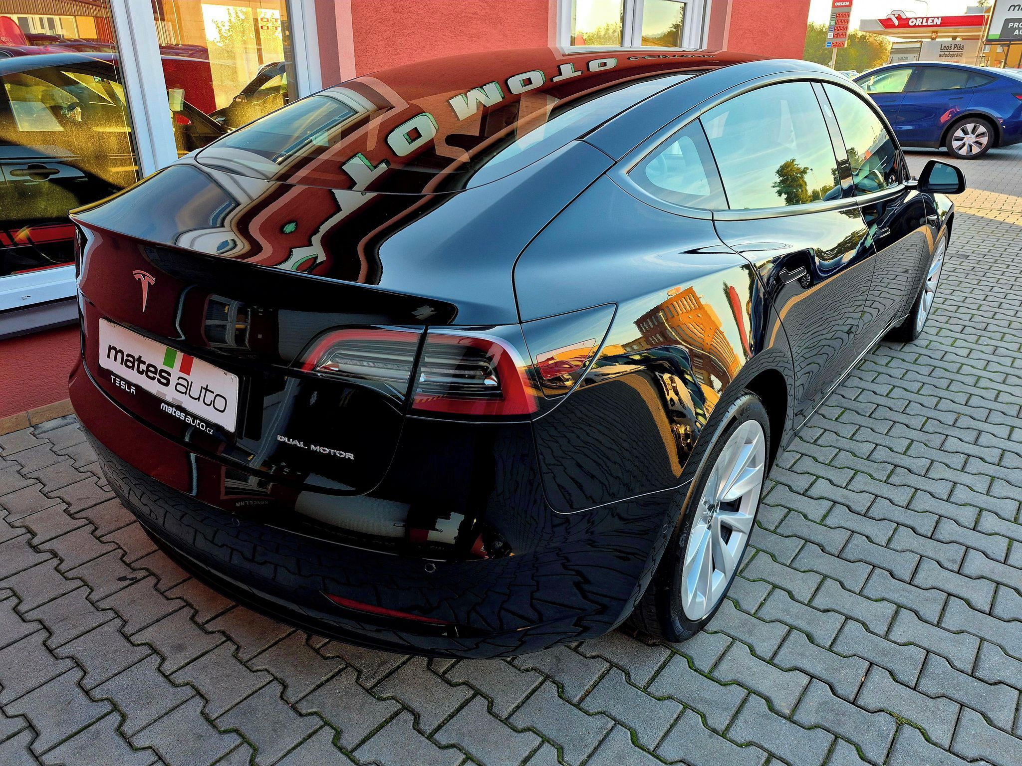 Tesla Model 3, Long Range Dual Motor 366 kW - fotka 6