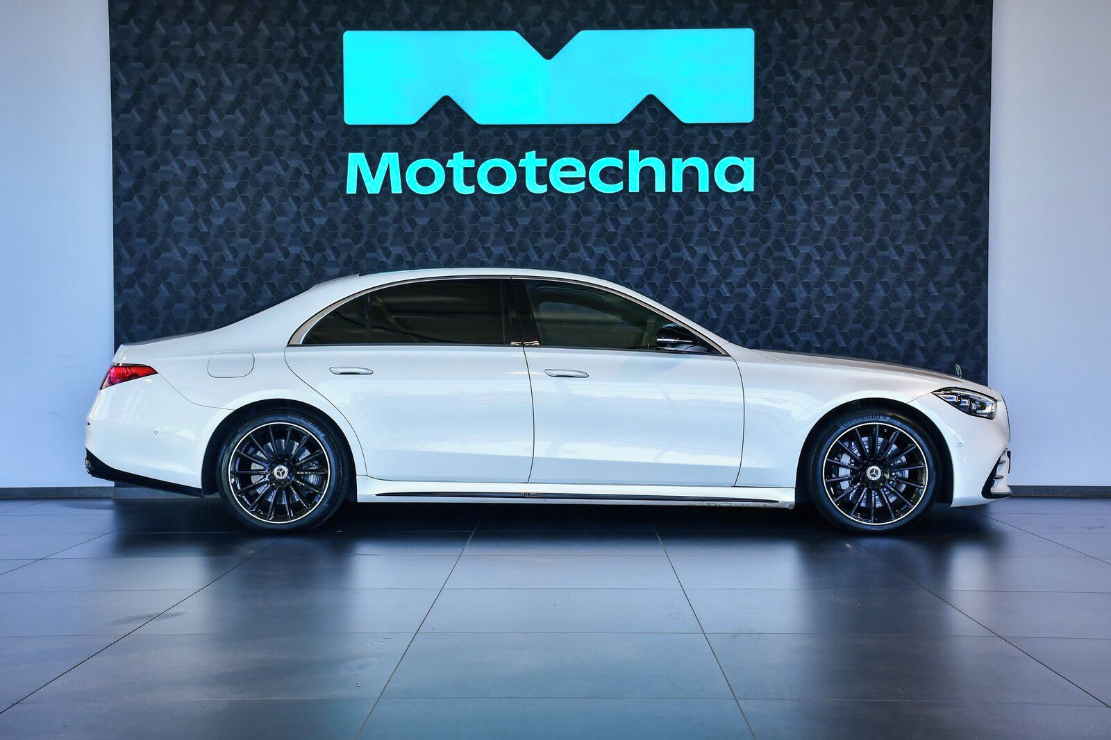 Mercedes-Benz Třídy S, 400 d 4MATIC, Head Up - fotka 6