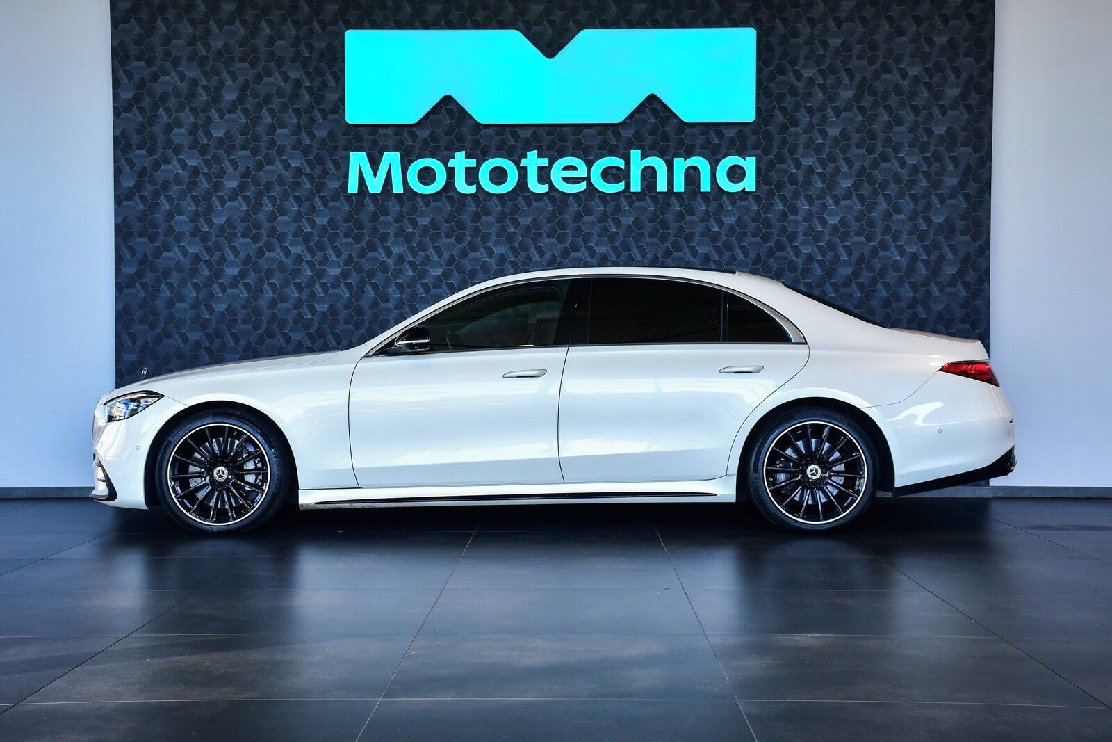 Mercedes-Benz Třídy S, 400 d 4MATIC, Head Up - fotka 2