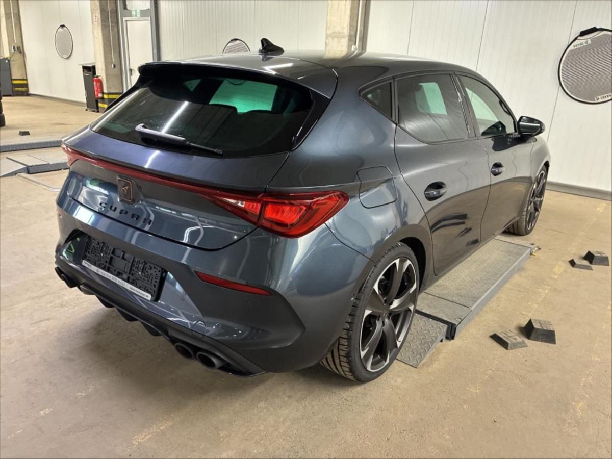 Cupra Leon, 2,0 TSI 221 KW - fotka 4