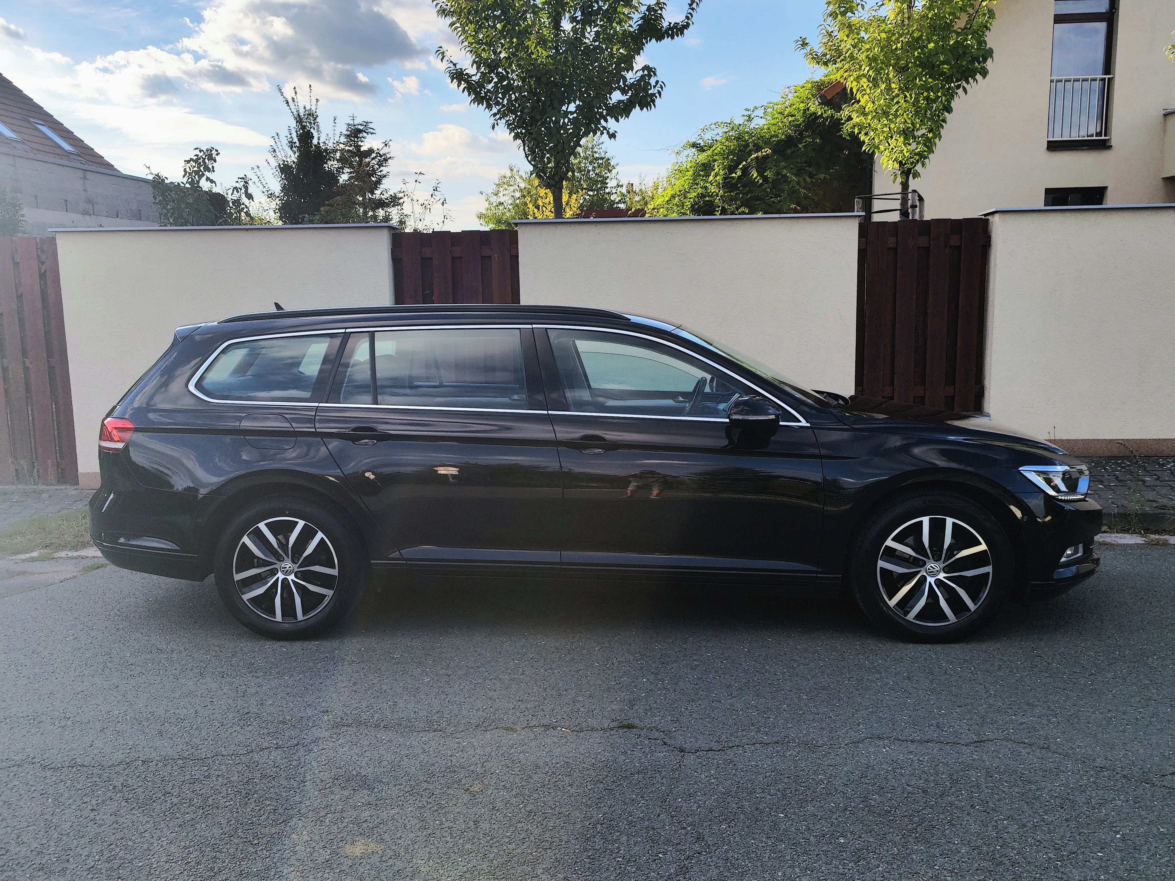Volkswagen Passat Variant, 2,0TDi 110kW Comfortline, LED - fotka 4
