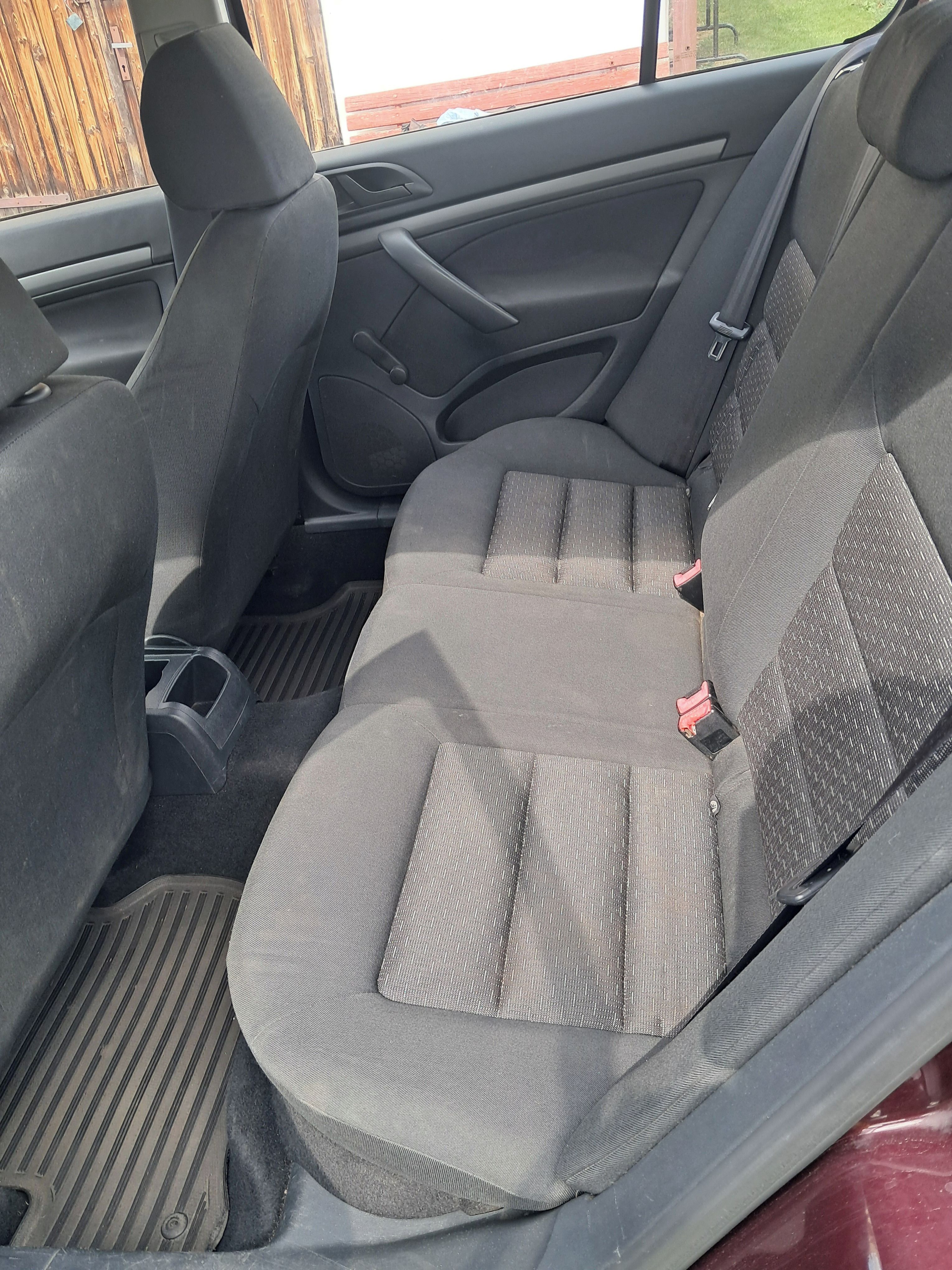 Škoda Octavia, 1.6 TDI - druhý majitel - fotka 6