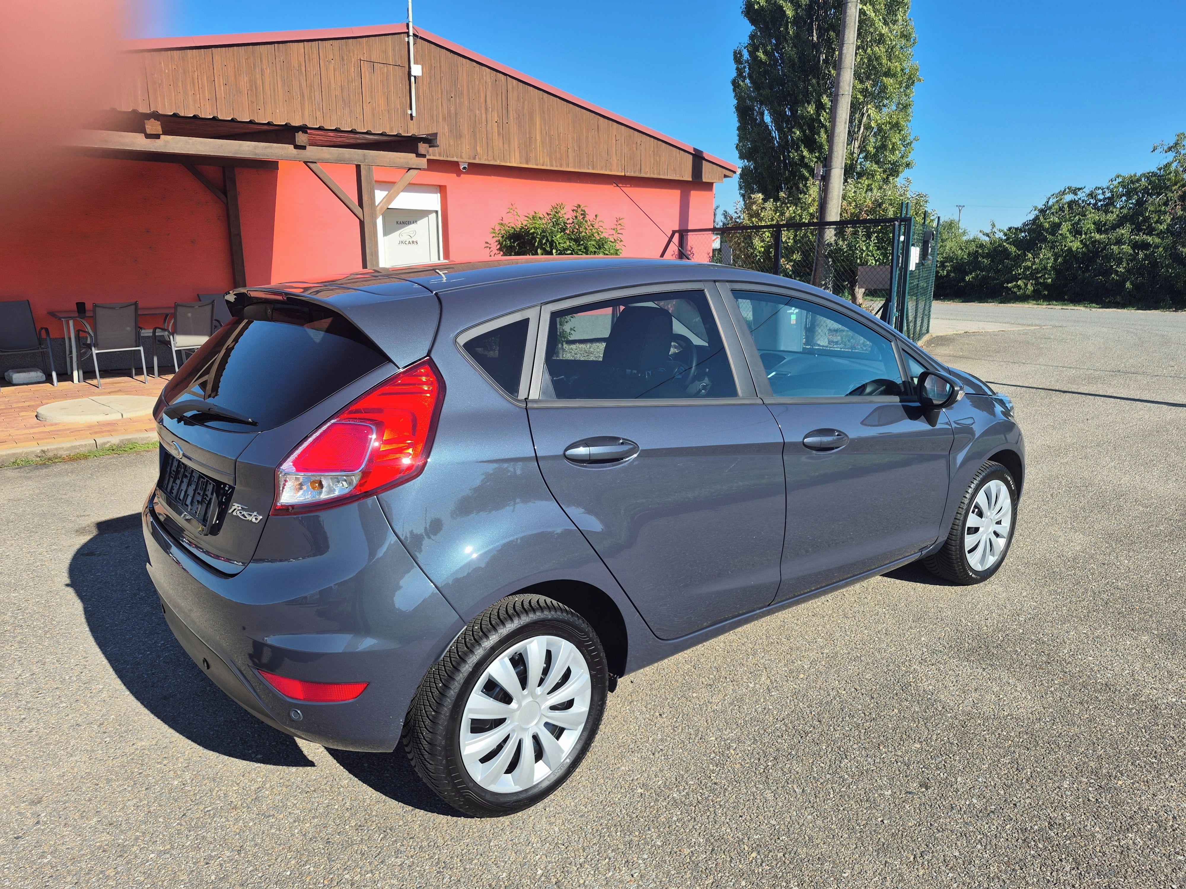 Ford Fiesta, 1,25i, 44kW, 1.maj, serviska - fotka 6