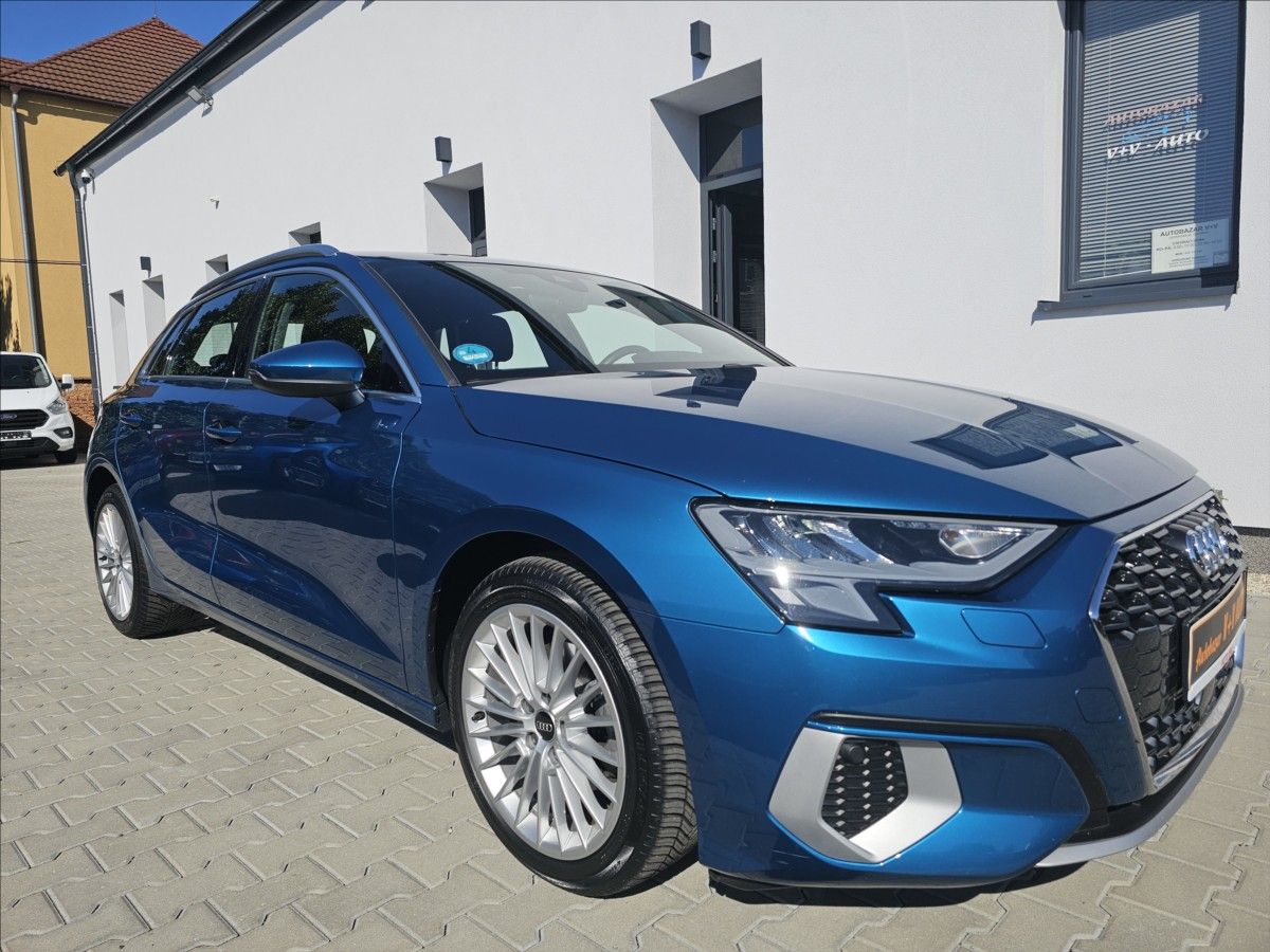 Audi A3, 2,0TDi 85KW DSG Sportb - fotka 4