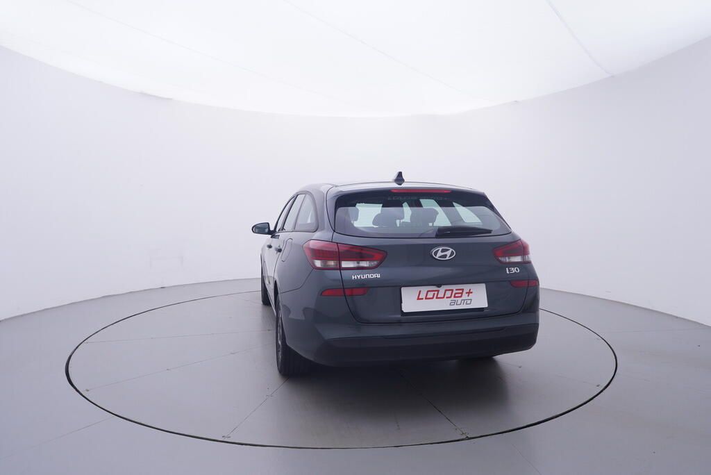 Hyundai i30, Comfort 1.0 GDI 73 kW - fotka 4