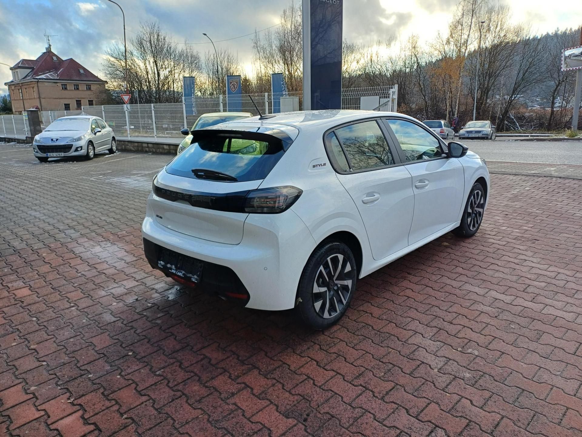 Peugeot 208, STYLE Turbo 100 MAN6 - fotka 5