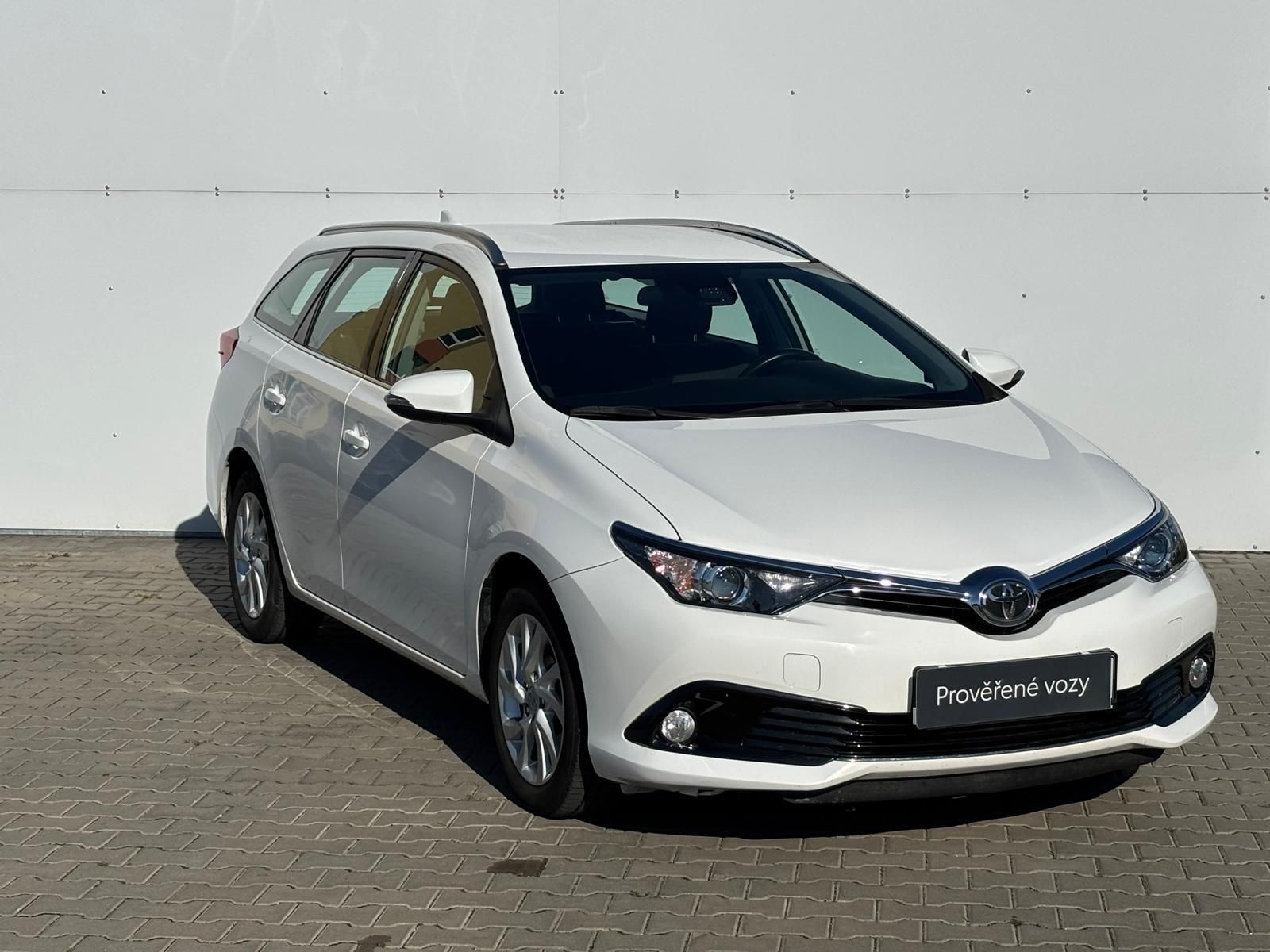 Toyota Auris, 1.6 Valvematic Active - fotka 6
