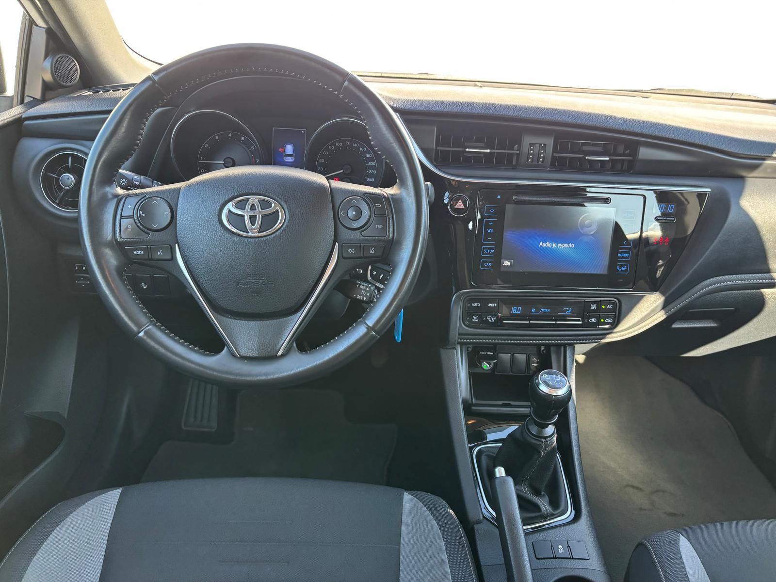 Toyota Auris, 1.6 Valvematic Active - fotka 5