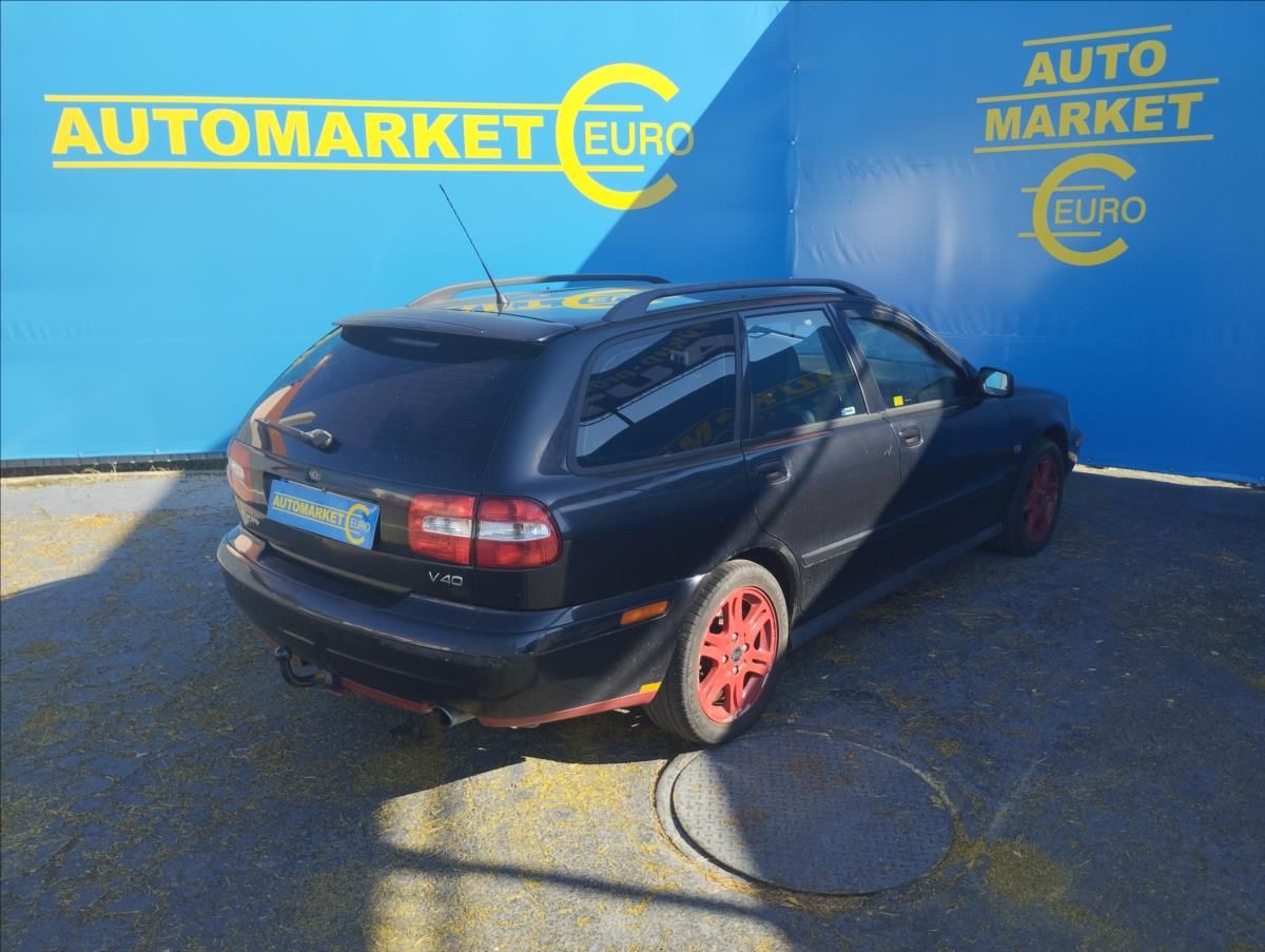 Volvo V40, 1,8 90KW - fotka 4