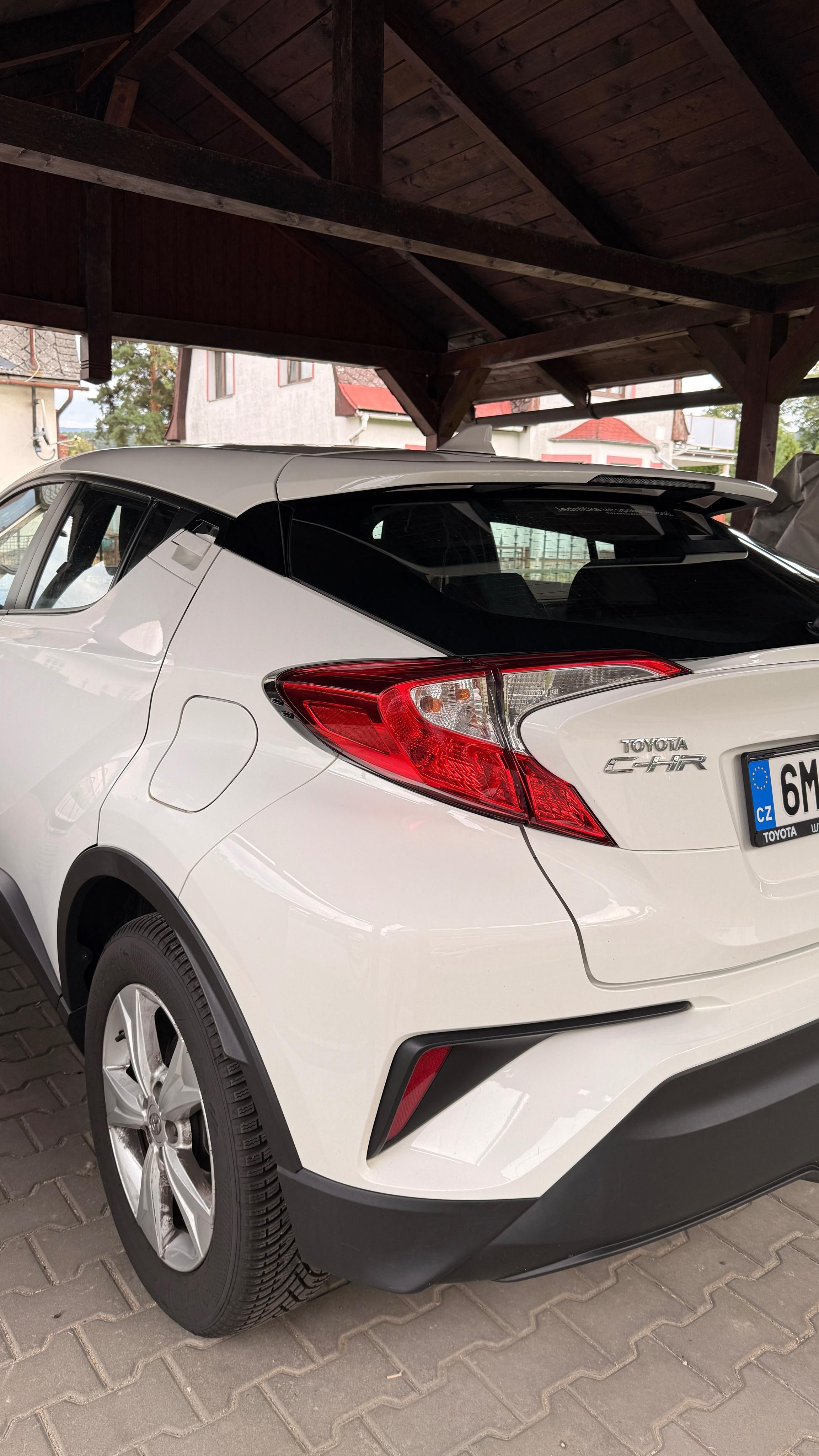 Toyota C-HR, 1,2 Turbo Active - fotka 2