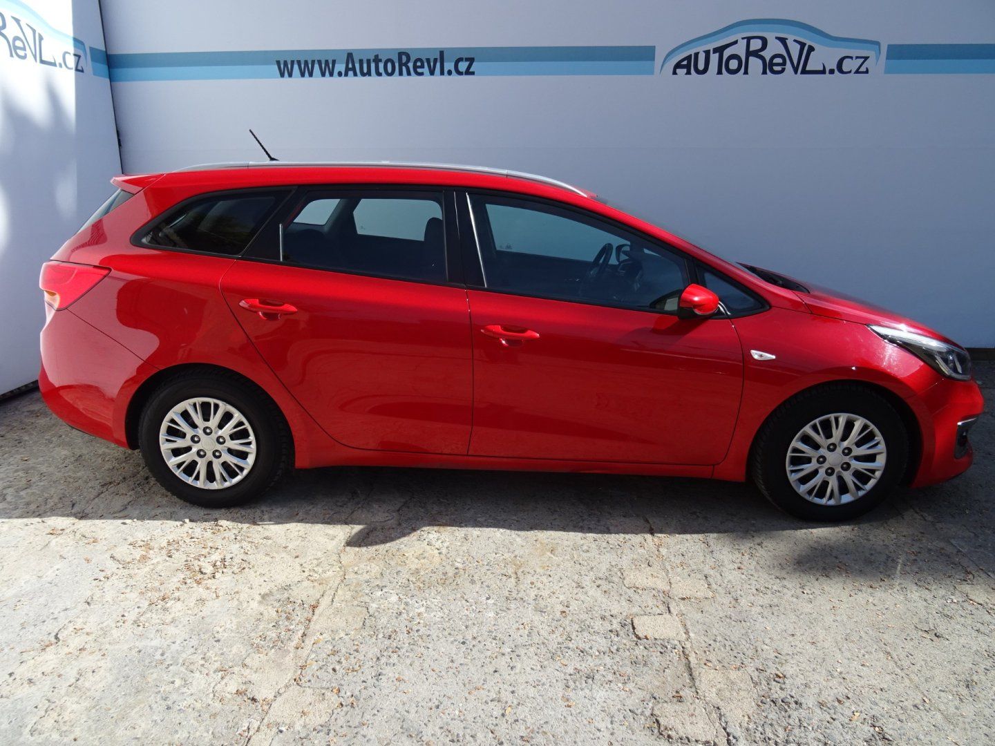 Kia Cee´d, 1.6CRDi,100kW,NovéČR,klima - fotka 5
