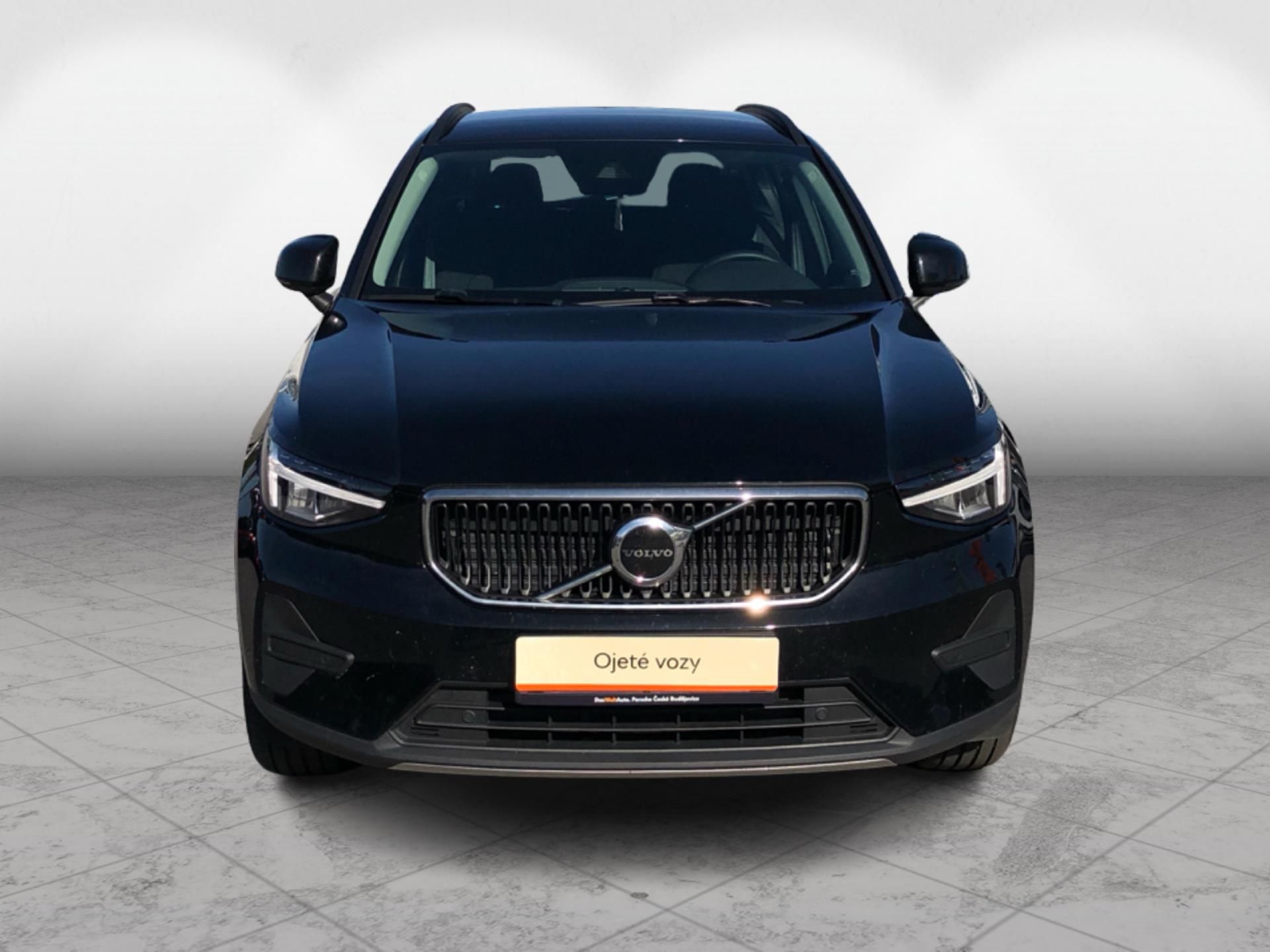 Volvo XC40, T2 ESSENTIAL - fotka 4