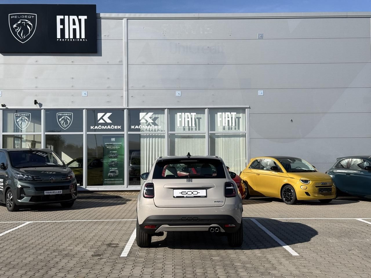 Fiat 600, Icon 1.2 Turbo Hybrid 145k - fotka 5