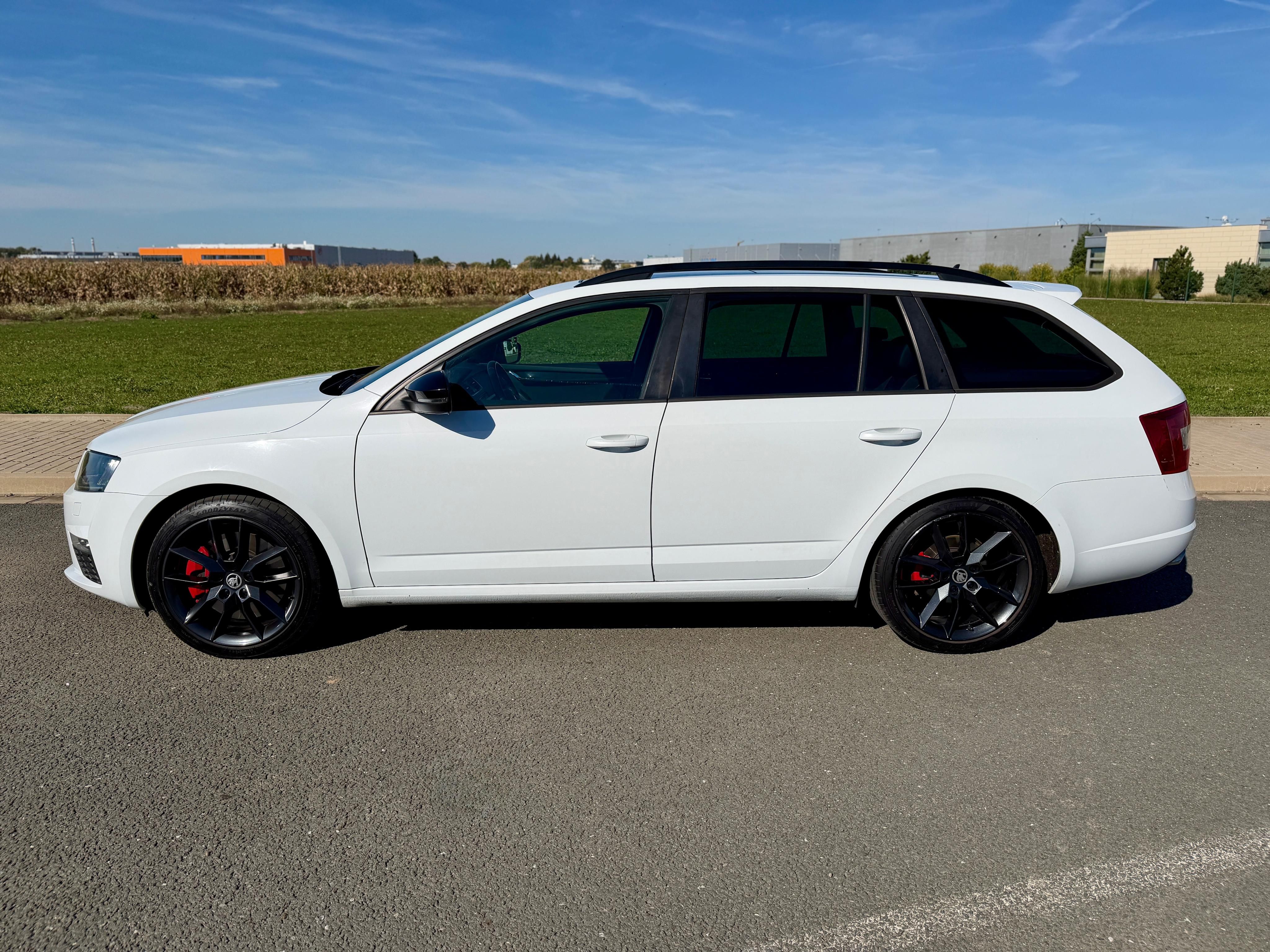 Škoda Octavia, RS 2.0 TSI CHALLENGE DSG TAŽNÉ - fotka 2
