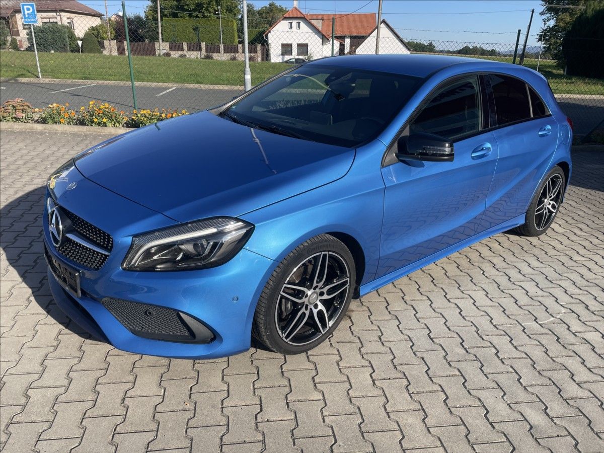 Mercedes-Benz Třídy A, 1,6 i 90 KW AMG LINE 1.MAJITEL - fotka 4