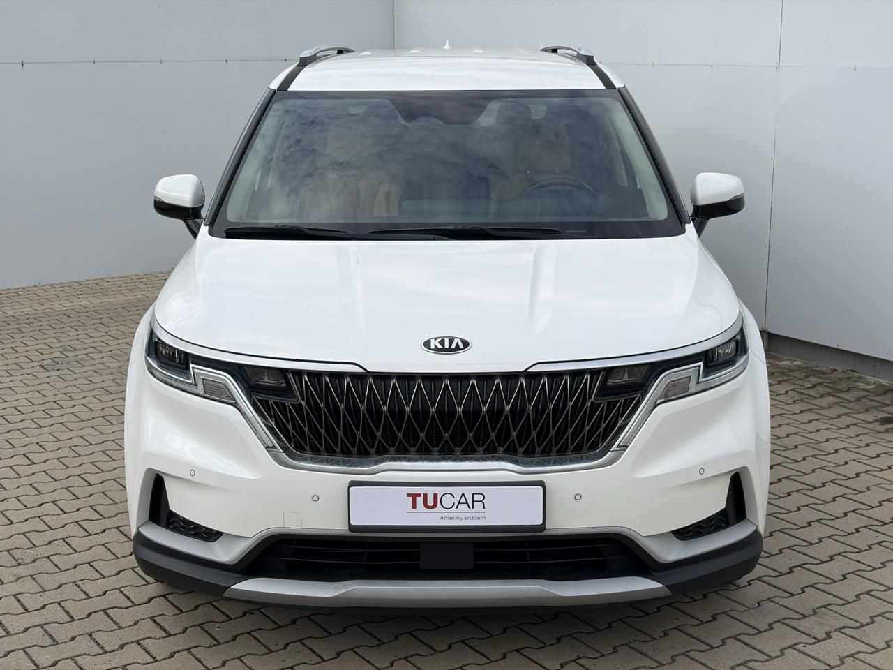 Kia Carnival, 2.2 Diesel Automat 6+3 míst - fotka 2