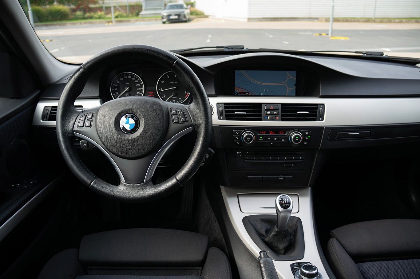 BMW Řada 3, 320i Touring 2.0i (125kW) NAVI - fotka 5