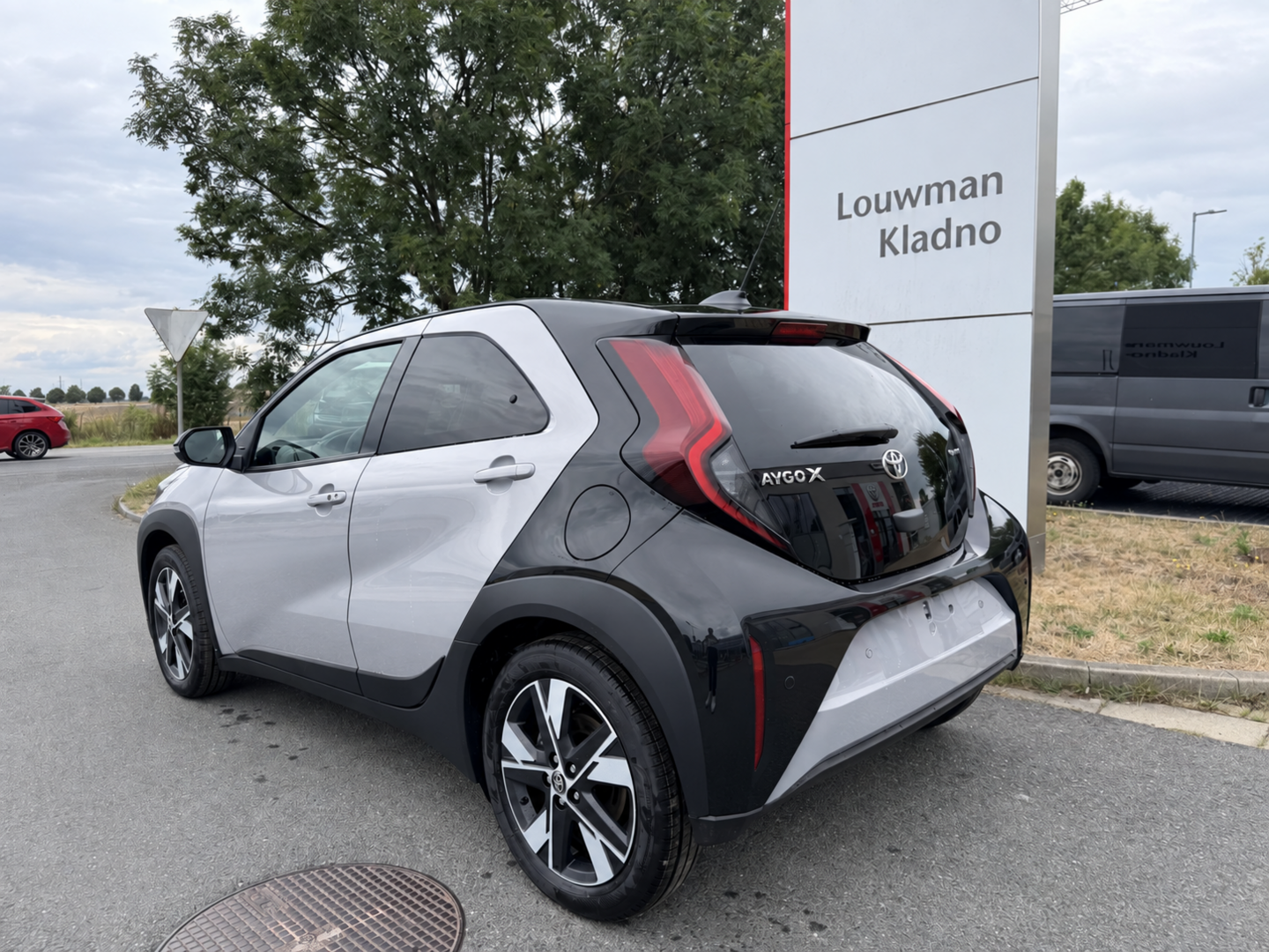 Toyota Aygo, 1.5HEV Style Smart - fotka 4