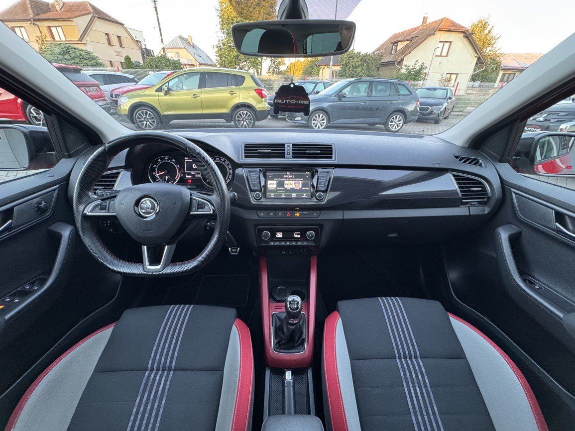 Škoda Fabia, 1.2TSi Monte Carlo Panorama - fotka 6