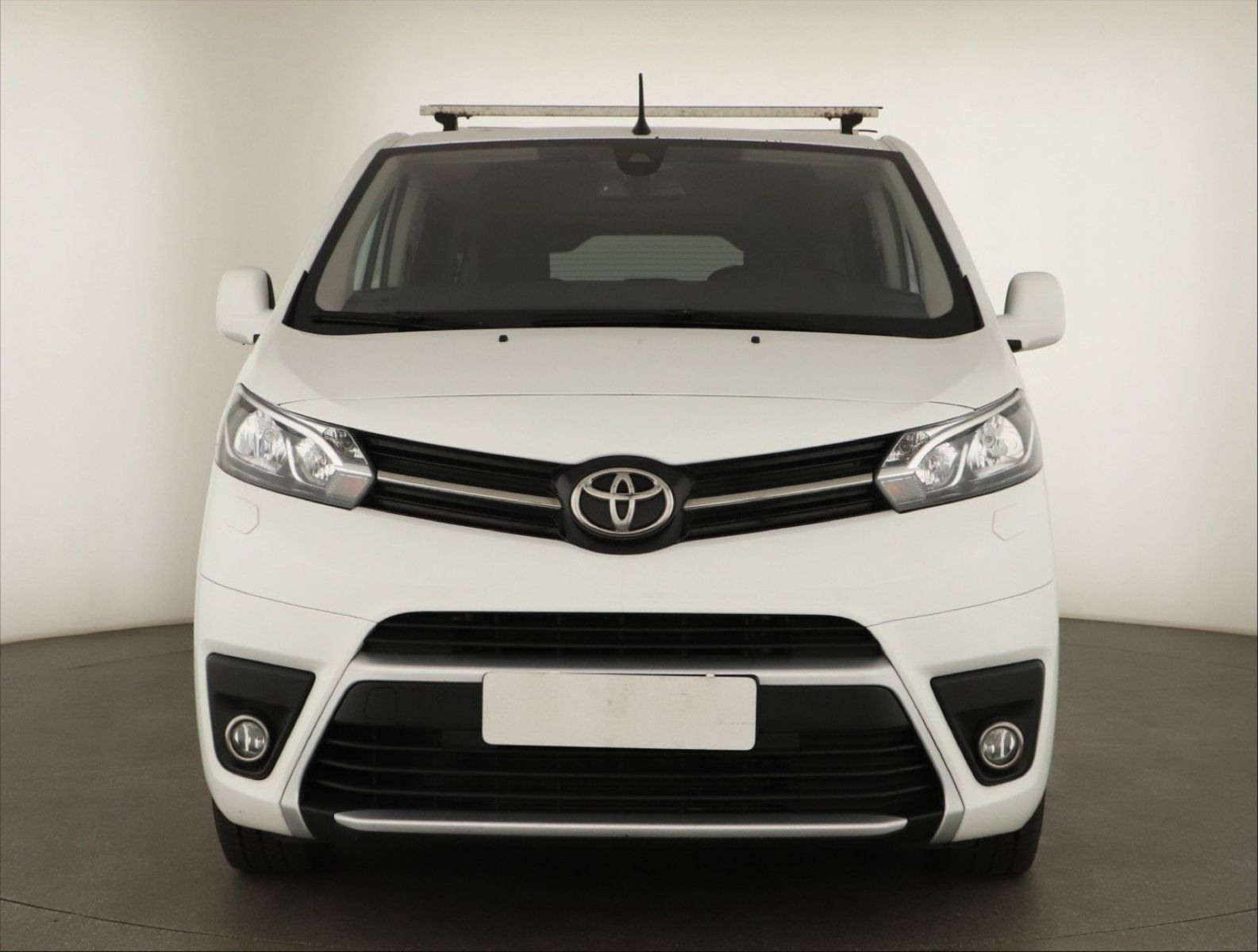 Toyota Proace Verso, 2.0 D-4D, 8 míst, L2 - fotka 2