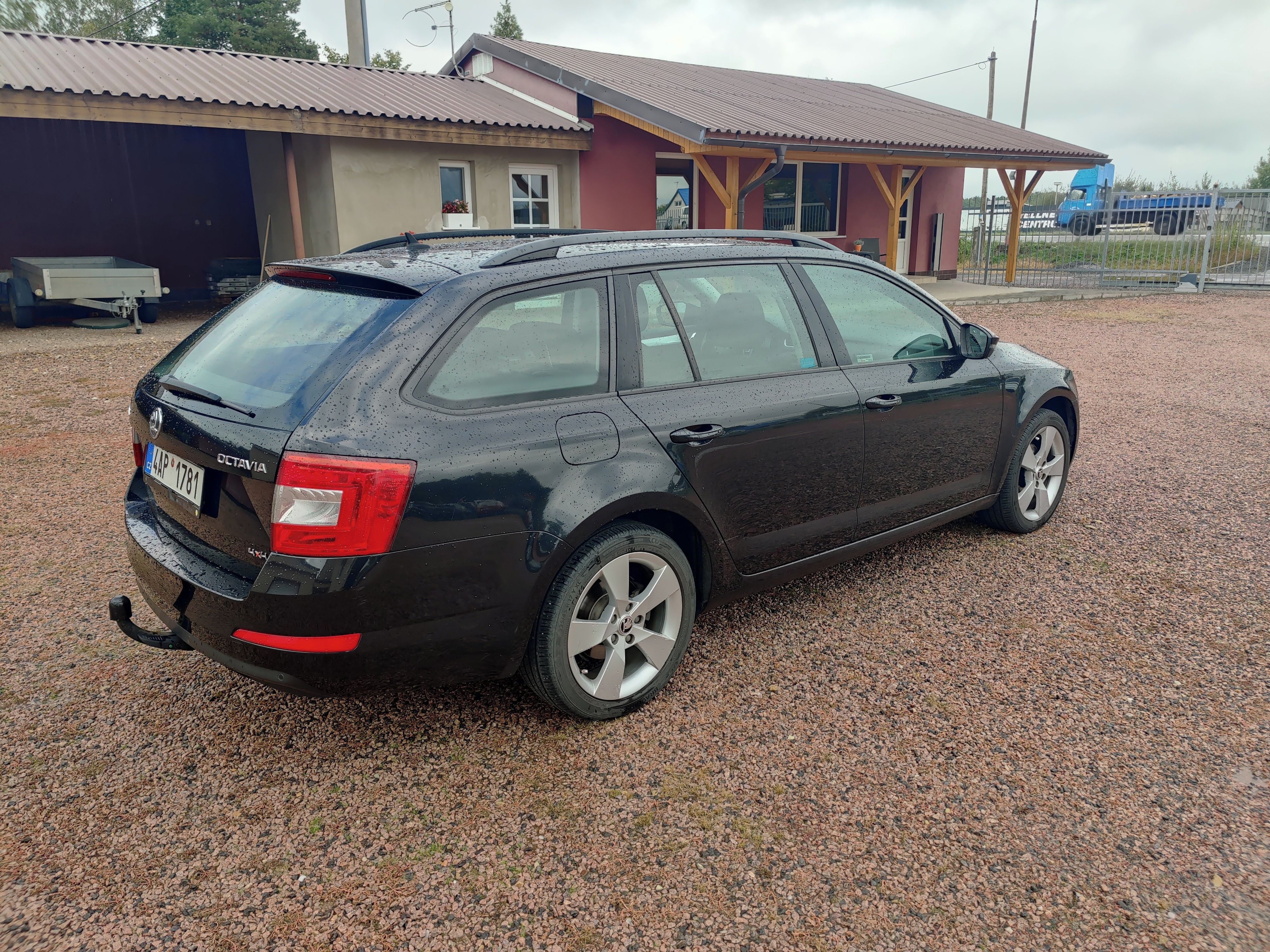 Škoda Octavia, 4x4,ČR ,2 MAJ.,PLNÝ SERVIS - fotka 5