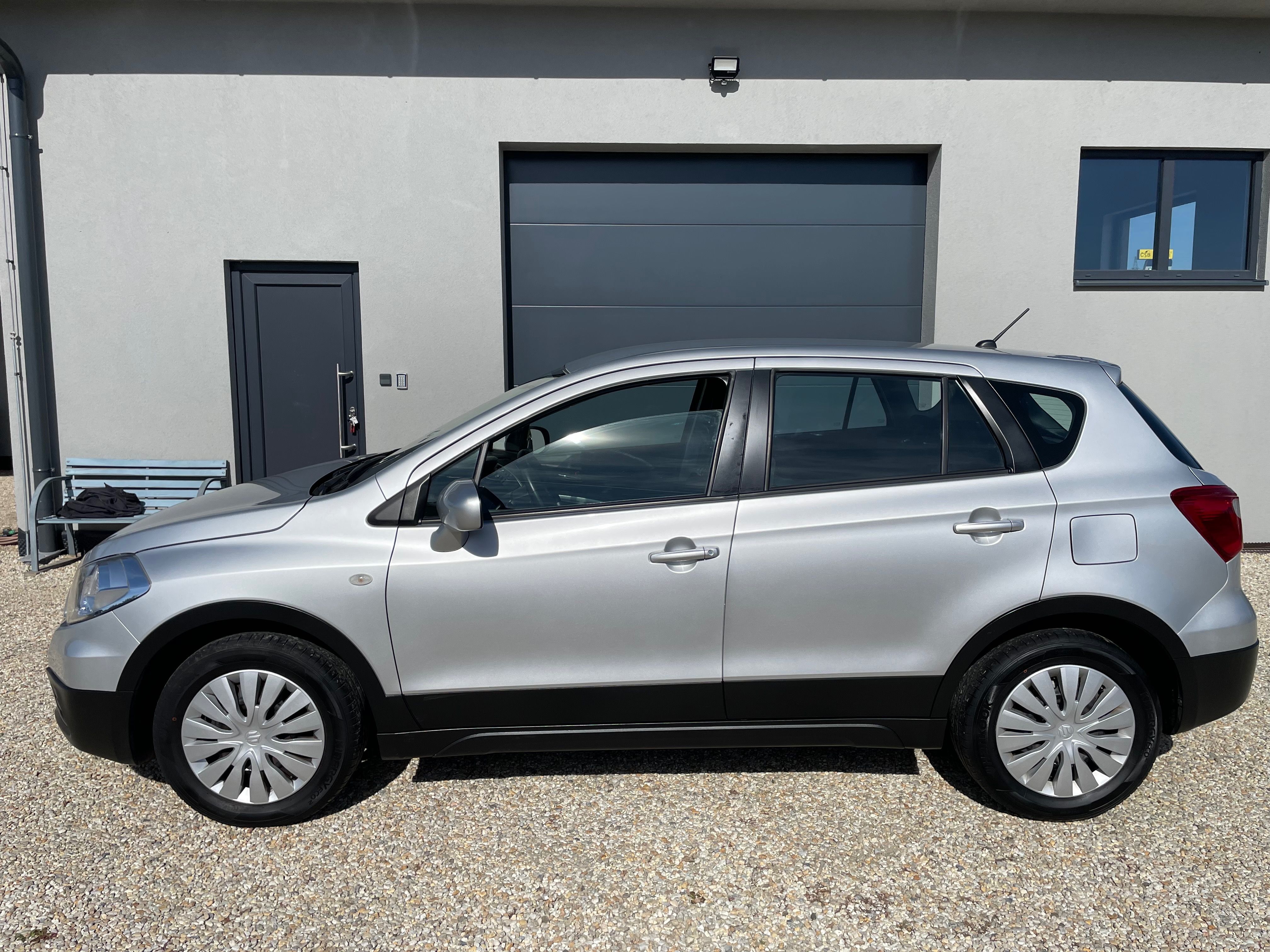 Suzuki SX4 S-Cross, SX4 S-CROSS 43TKM 1 MAJITEL - fotka 2
