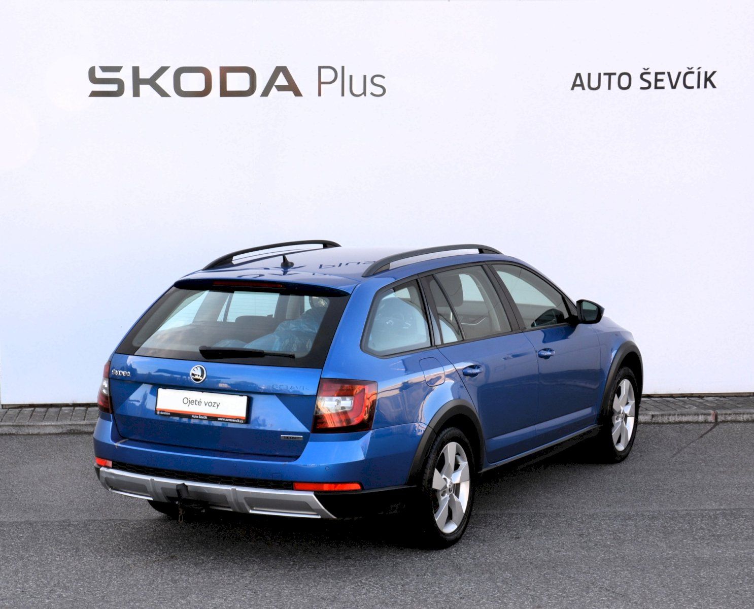 Škoda Octavia, Combi 1.8 TSI 132 kW 4x4 DSG 6 - fotka 2