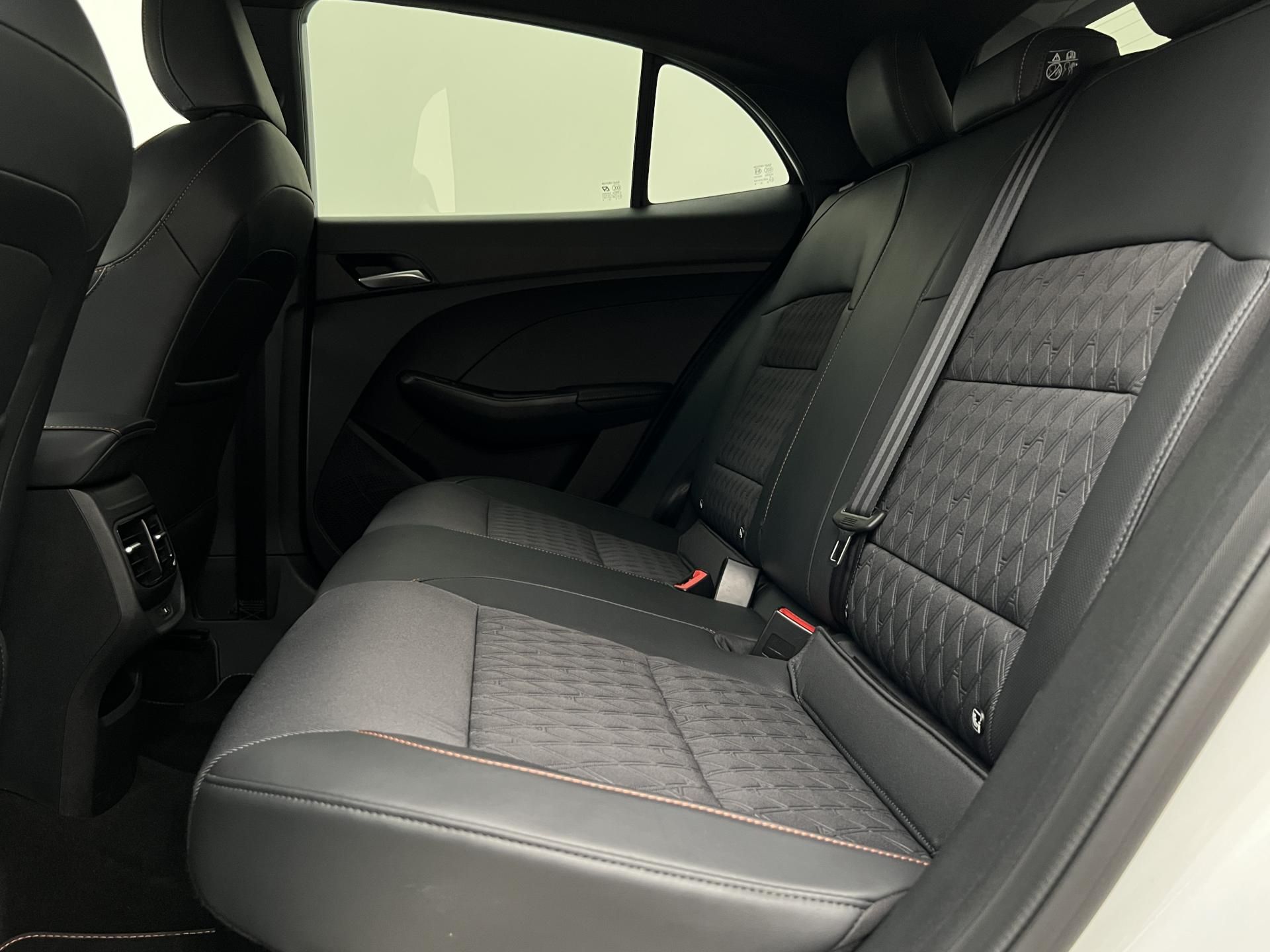 MG MG3, EXCLUSIVE HYBRID+ AUT CZ 1.maj - fotka 6