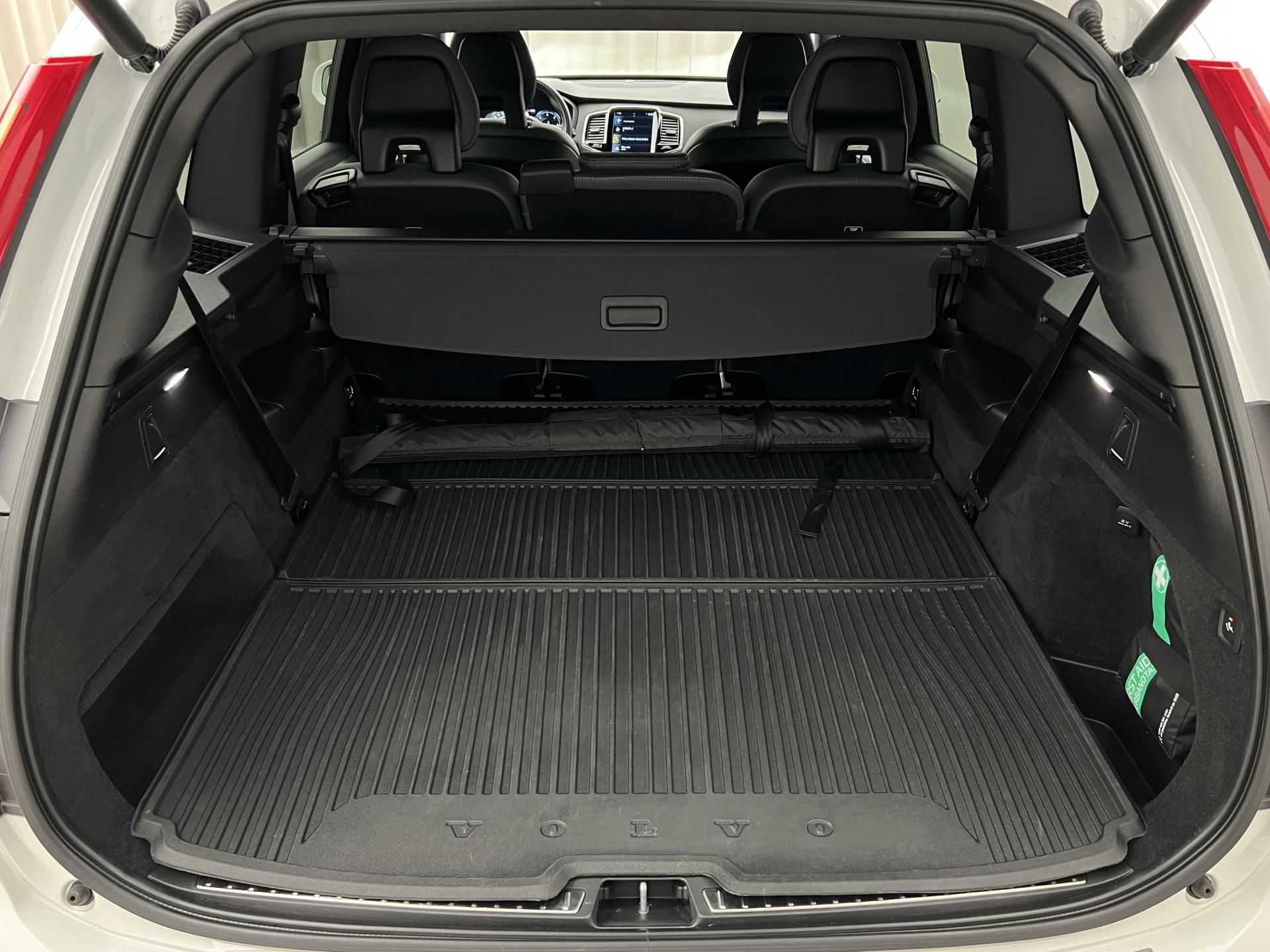 Volvo XC90, B5 AWD MOMENTUM PRO 7 MÍST - fotka 5