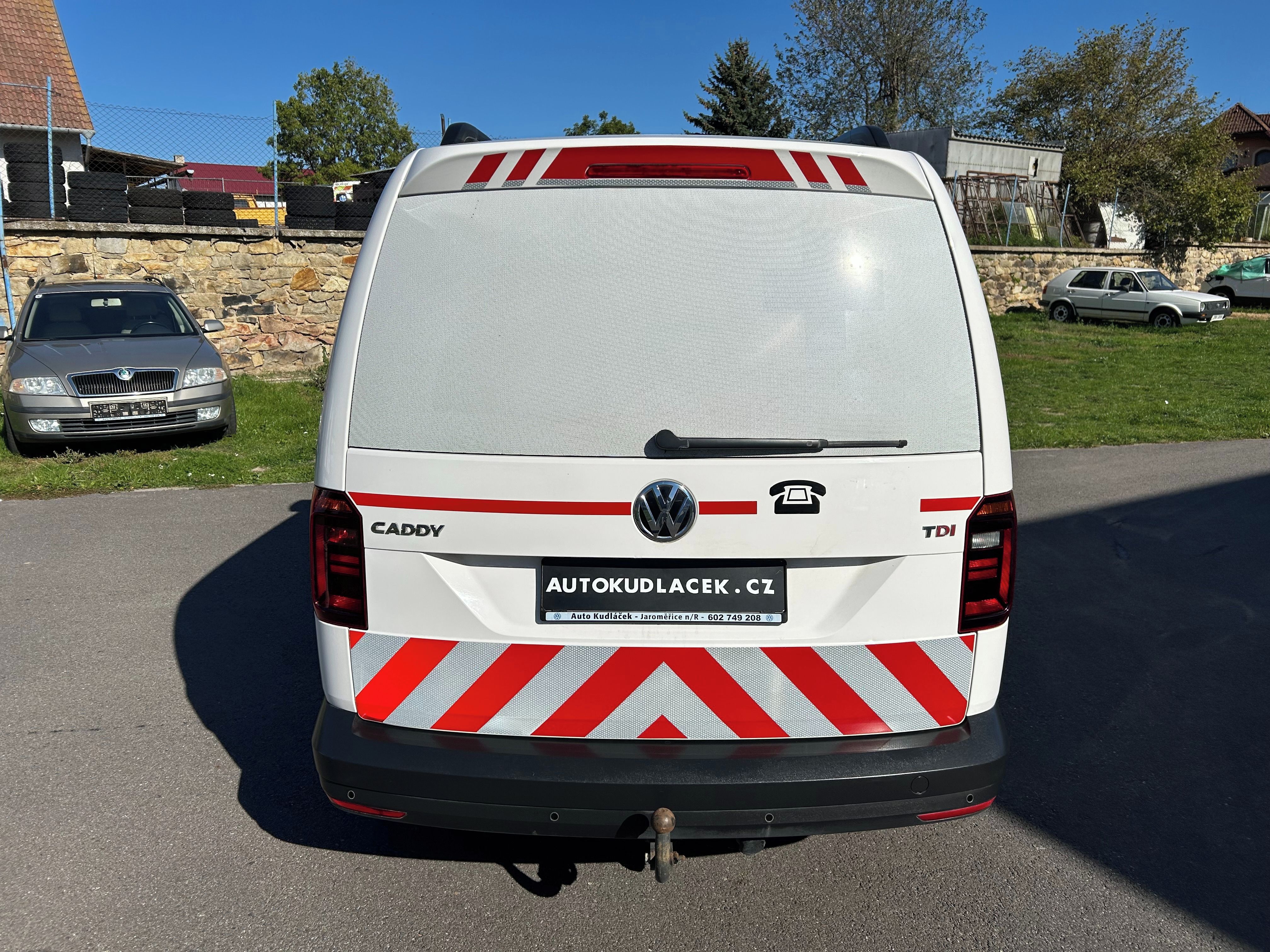 Volkswagen Caddy, Maxi 2.0TDI Sanitní vůz 7 míst - fotka 6