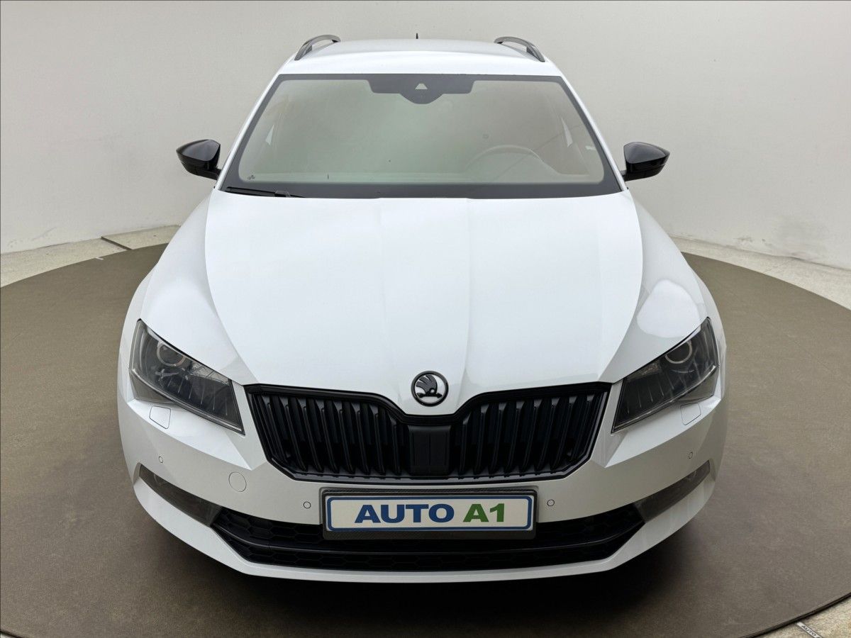 Škoda Superb, 2,0 SPORTLINE 4X4 DSG 350HPAPR - fotka 2