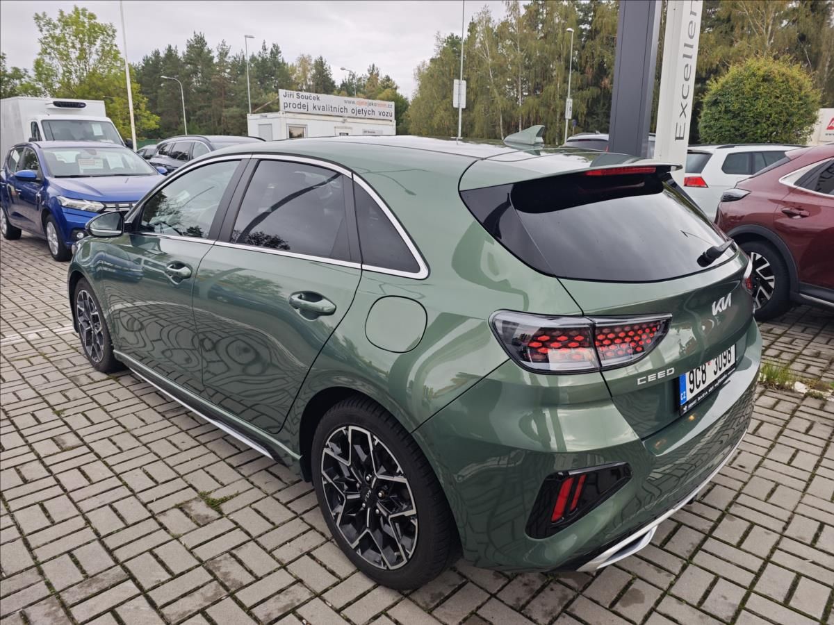 Kia Cee´d, 1,5 T-GDI 7DCT automat  GT-Lin - fotka 4