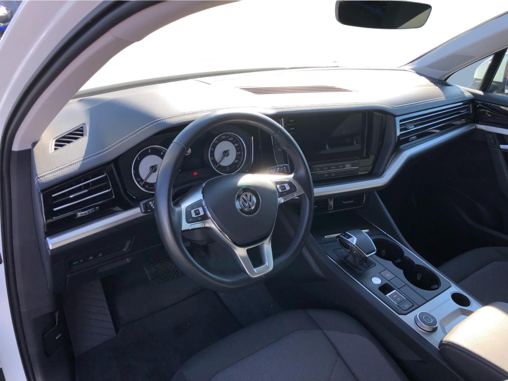 Volkswagen Touareg, 3,0 TDI V6 4Motion - fotka 5