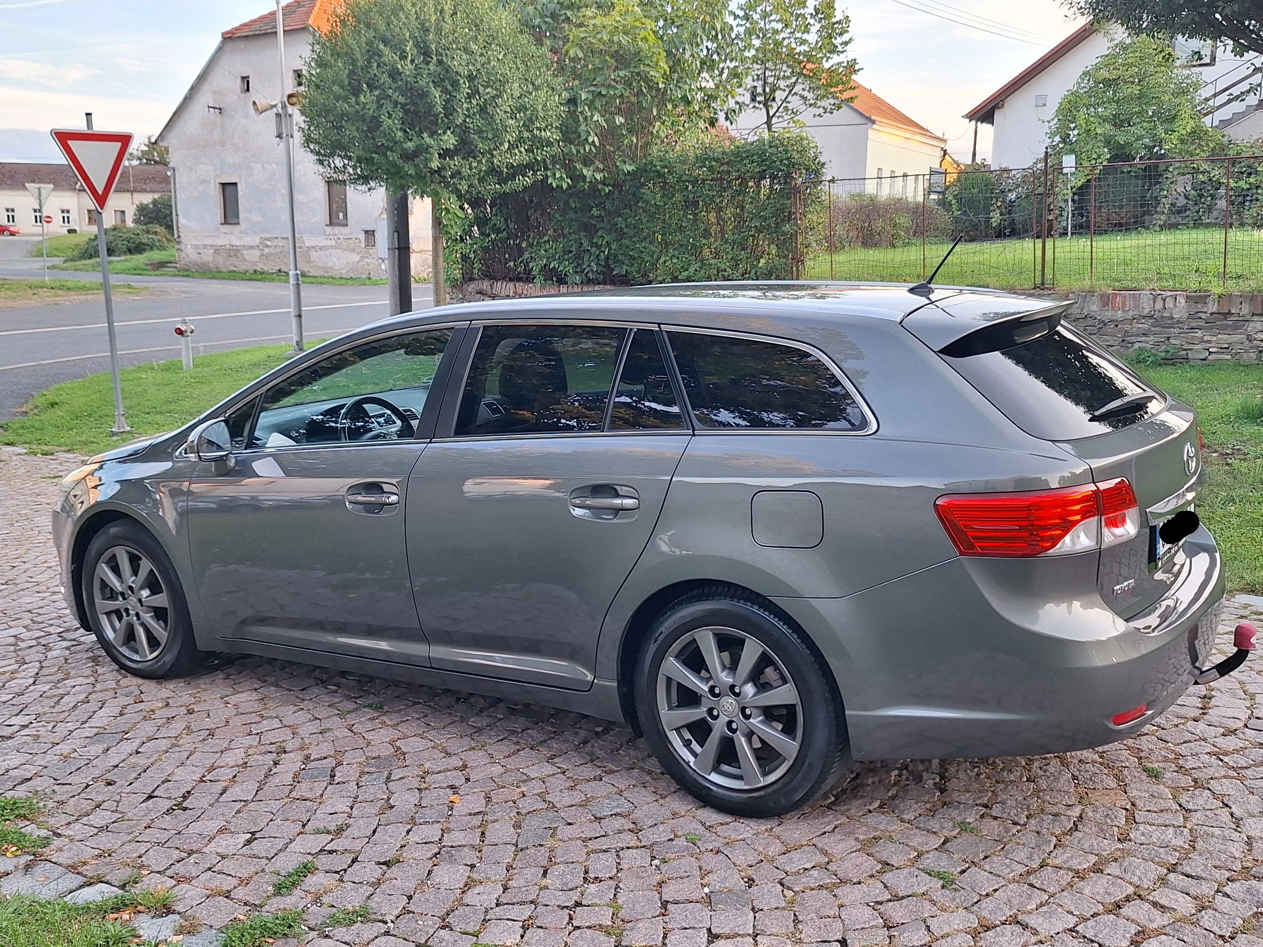 Toyota Avensis, Toyota Avensis 2.2D,TZ,Servis - fotka 6