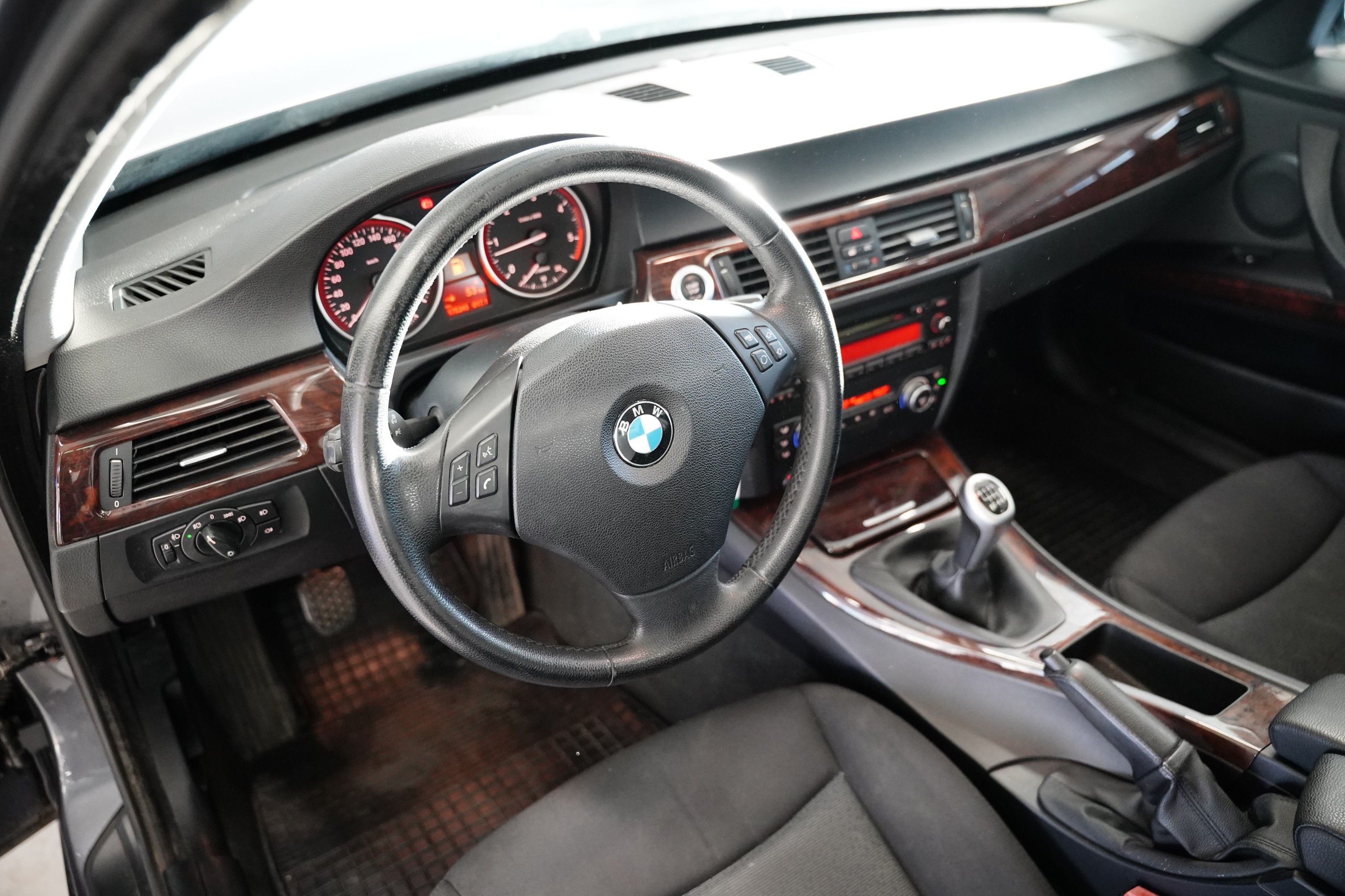 BMW Řada 3, 330d 155kW - fotka 5