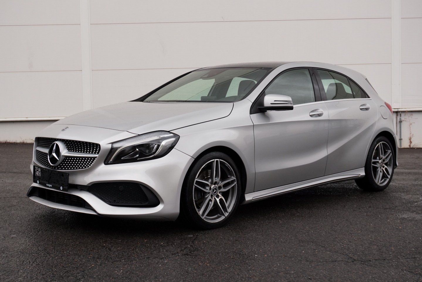 Mercedes-Benz Třídy A, 220d 4MATIC AMG - fotka 3