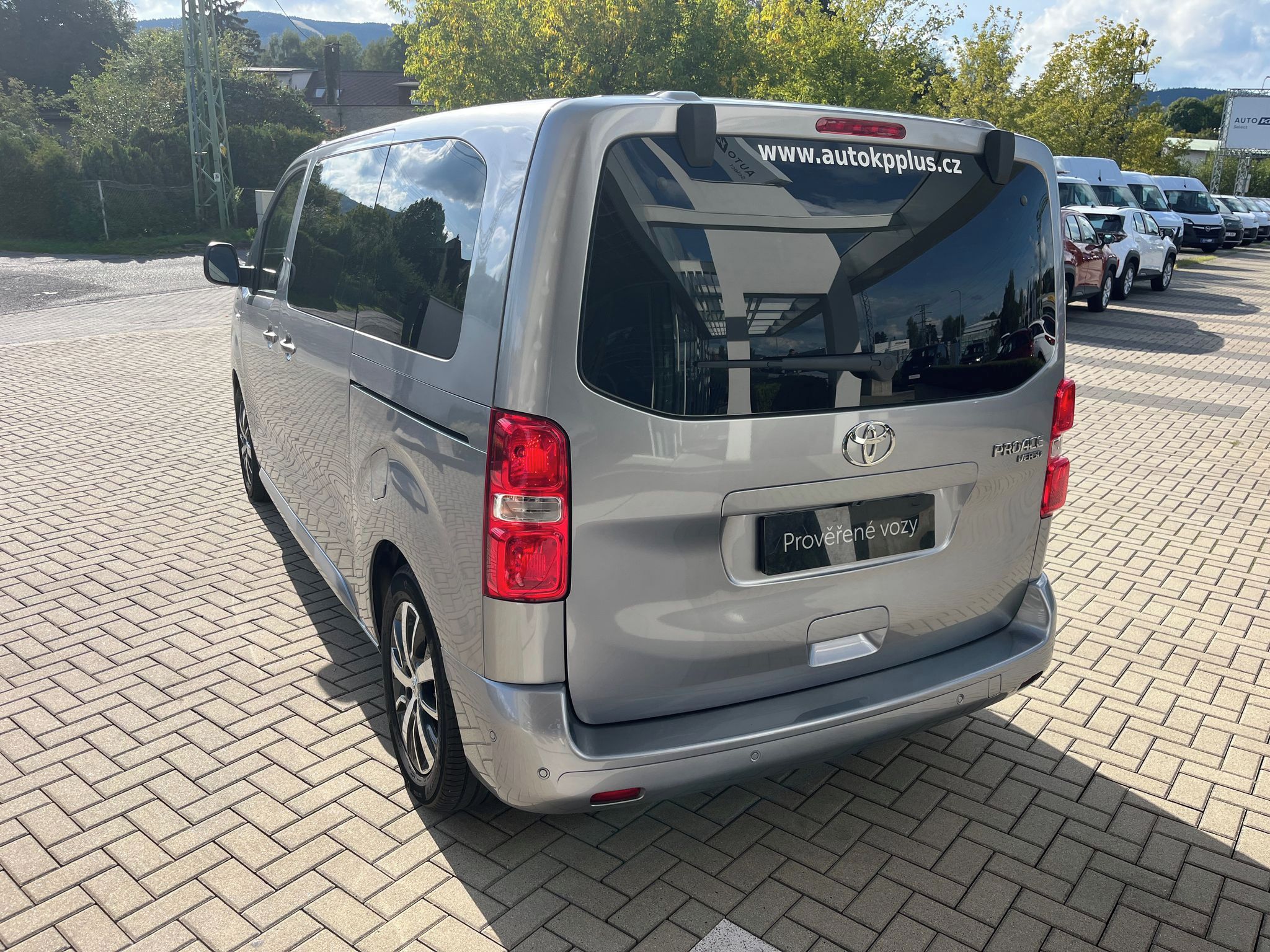 Toyota Proace Verso, 2.0 177k L1 Family Webasto 8AT - fotka 4