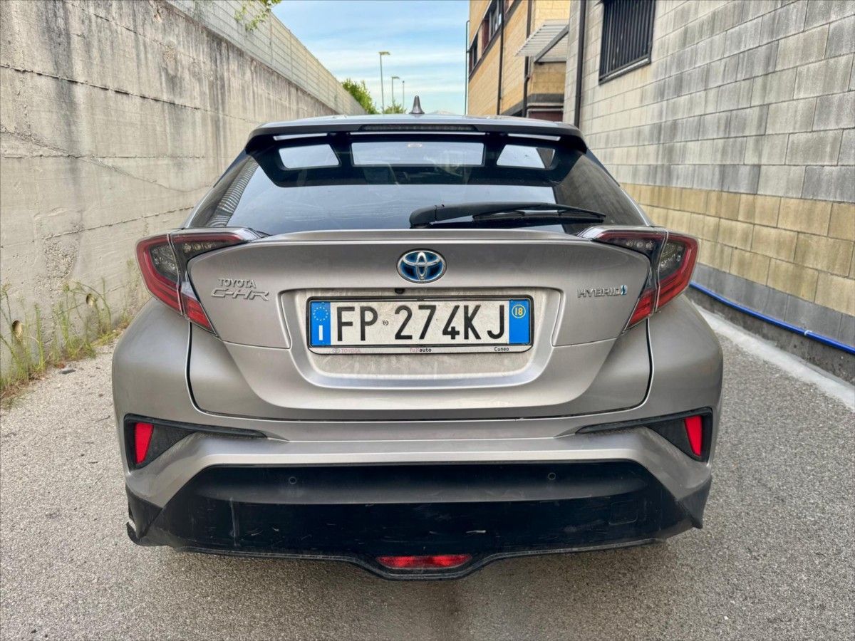 Toyota C-HR, 1,8 i 72kw Hybrid e-CVT - fotka 6