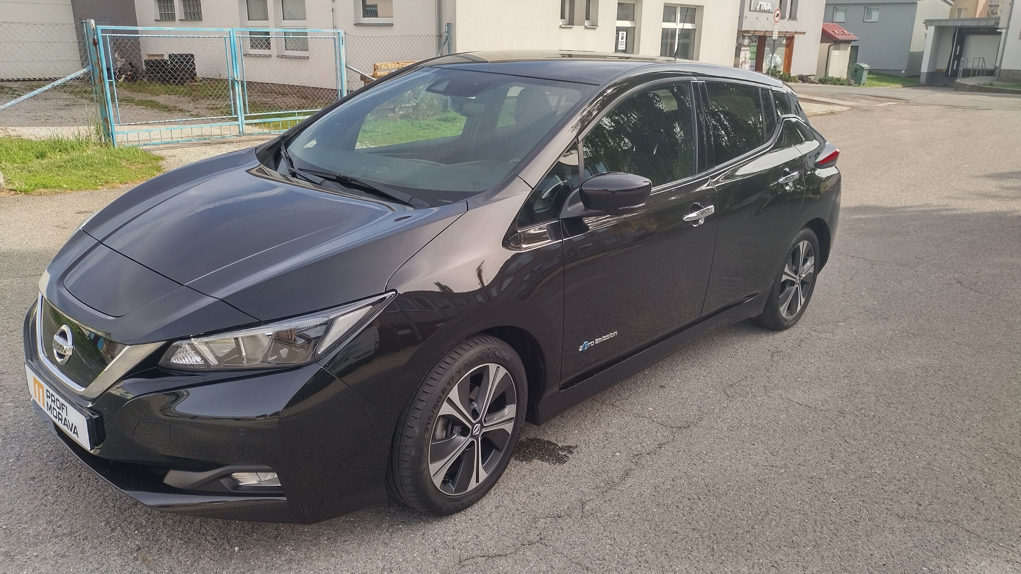 Nissan LEAF, 40kWh soh85% super stav - fotka 4