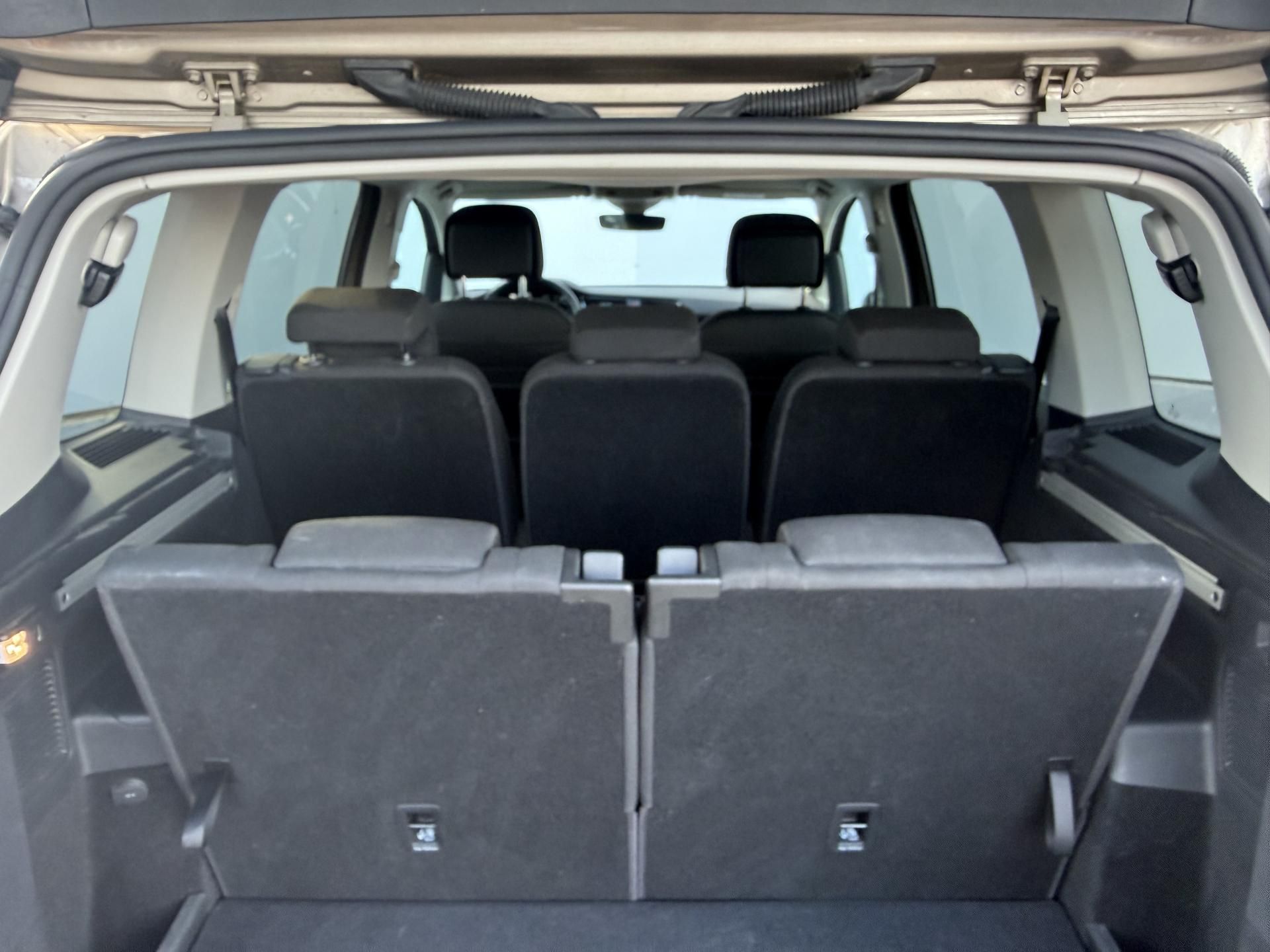 Volkswagen Touran, 1.4 TSI 7 míst, ser.knížka - fotka 6