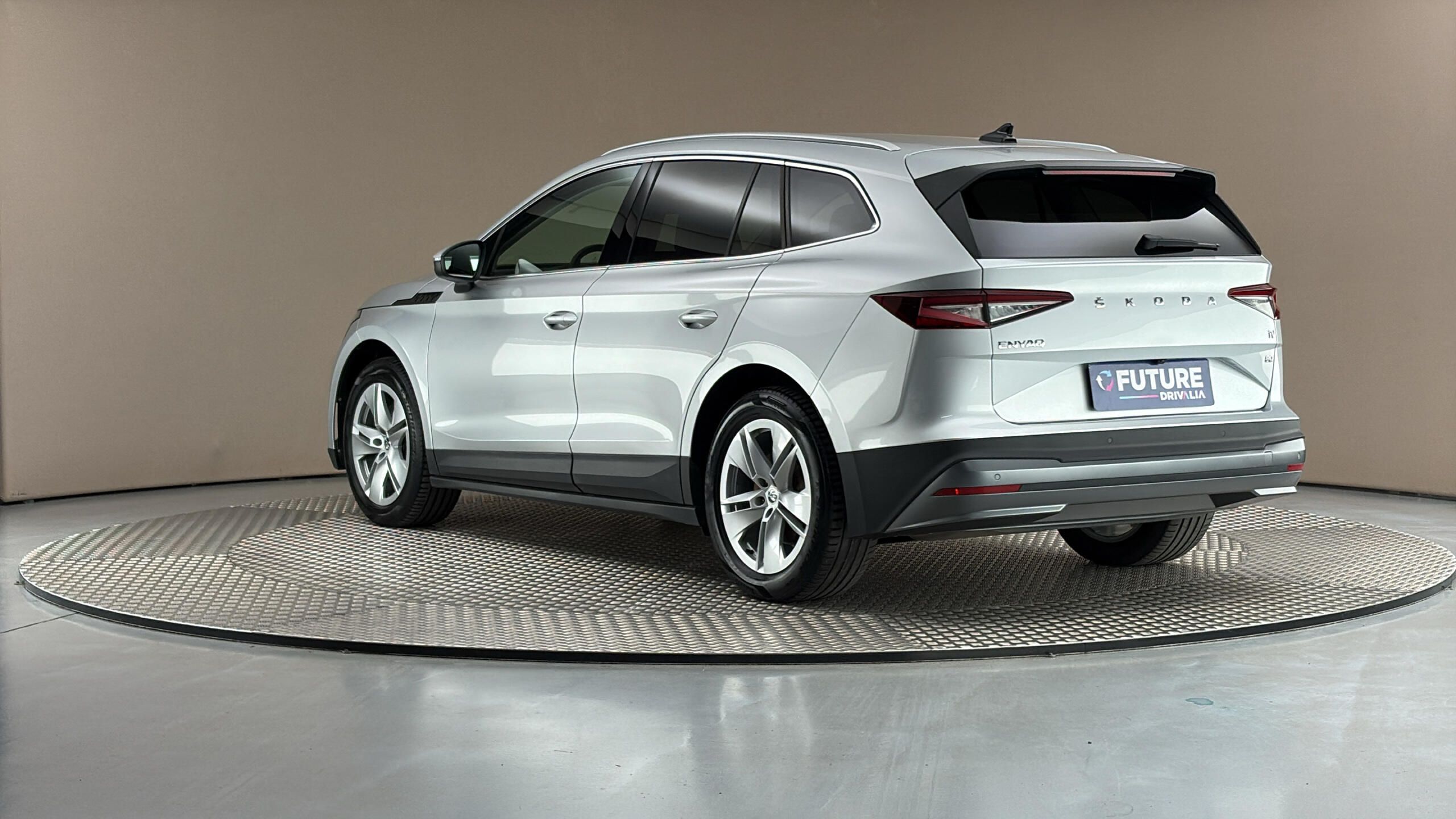 Škoda Enyaq, 82 kWh AUT 80 Loft - fotka 2