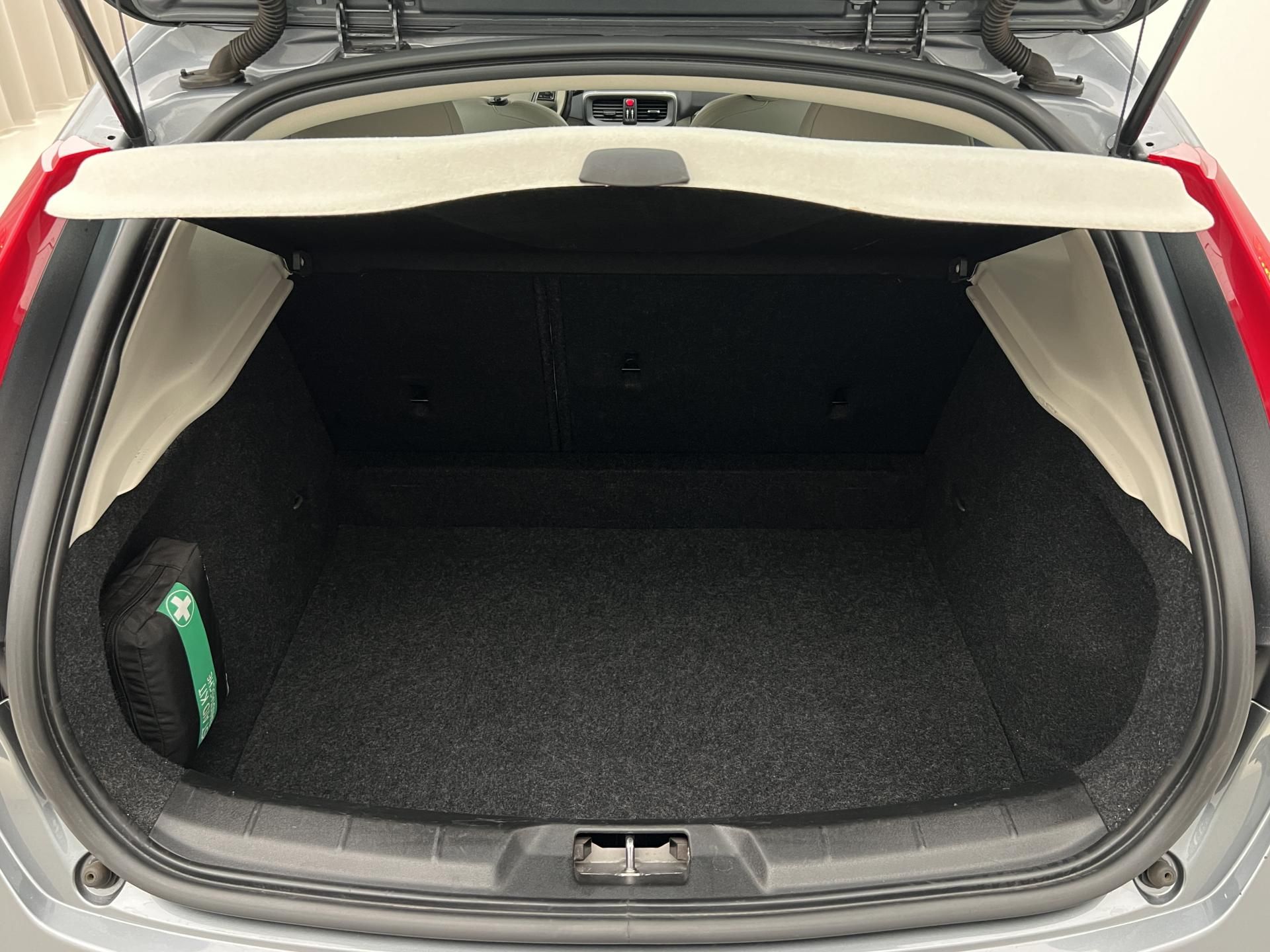 Volvo V40, D2 MOMENTUM MAN - fotka 5